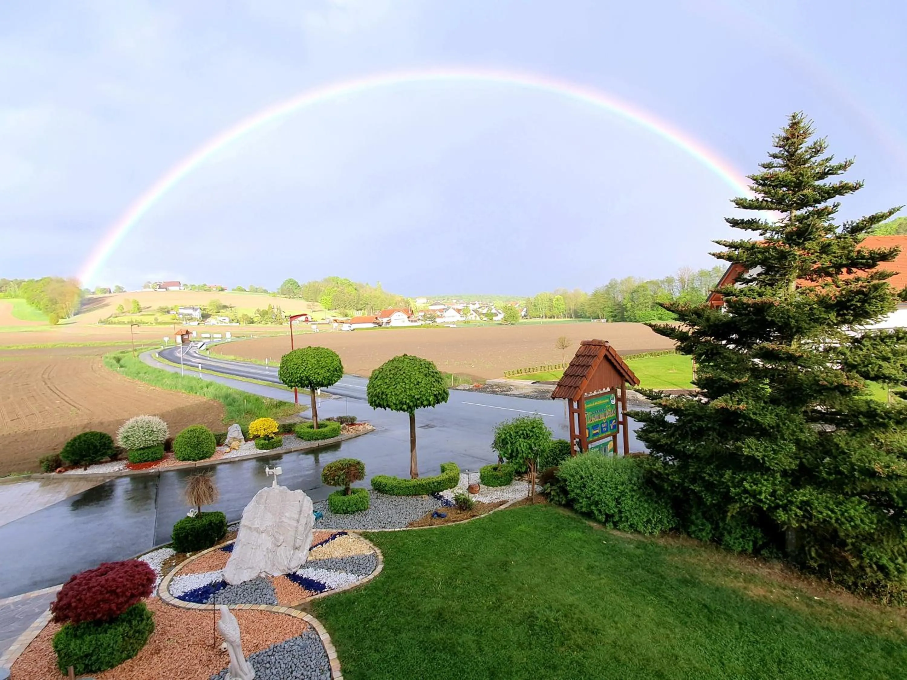 Garden in Hotel Garni Thermenglück