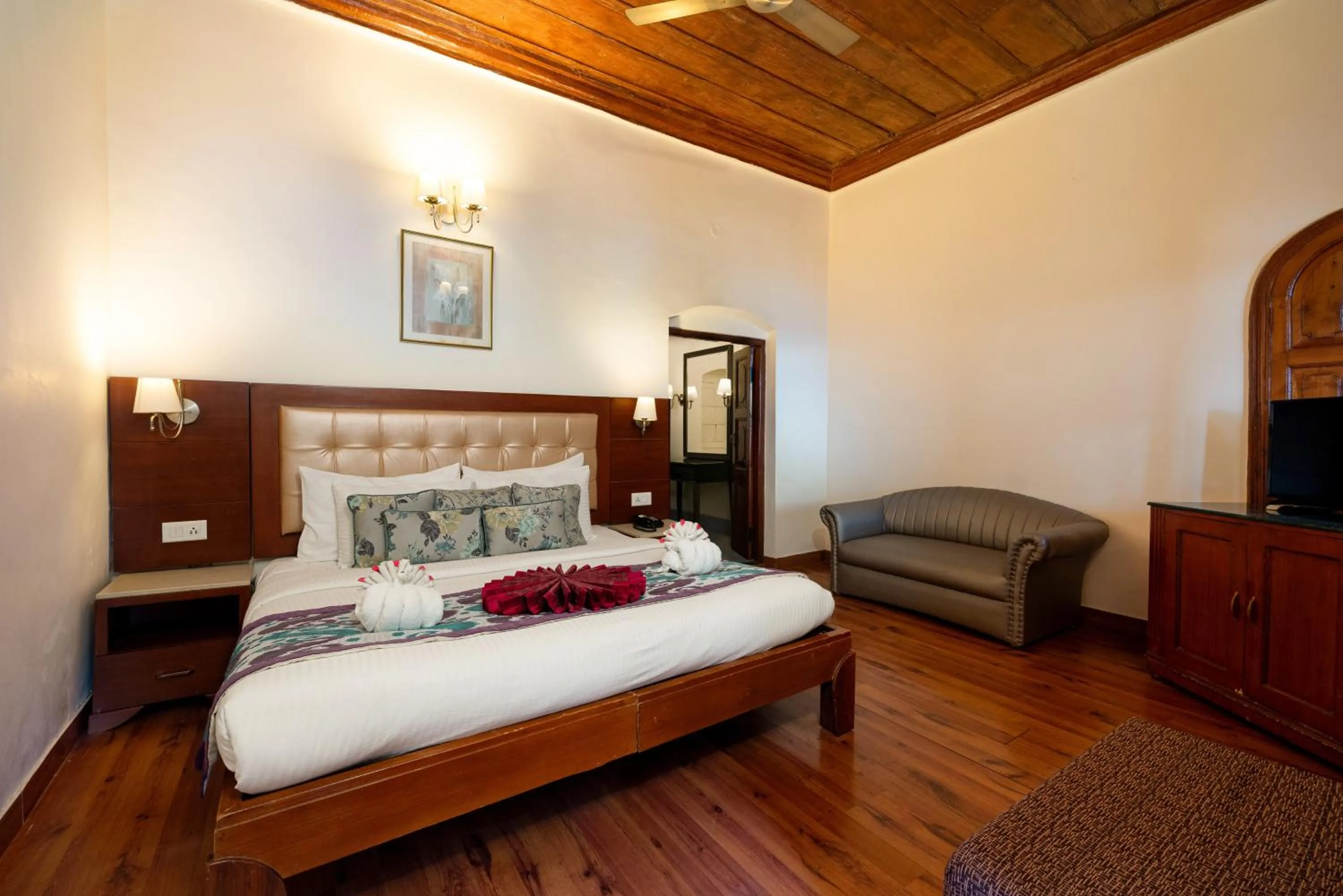 Bedroom, Bed in Grand View Hotel