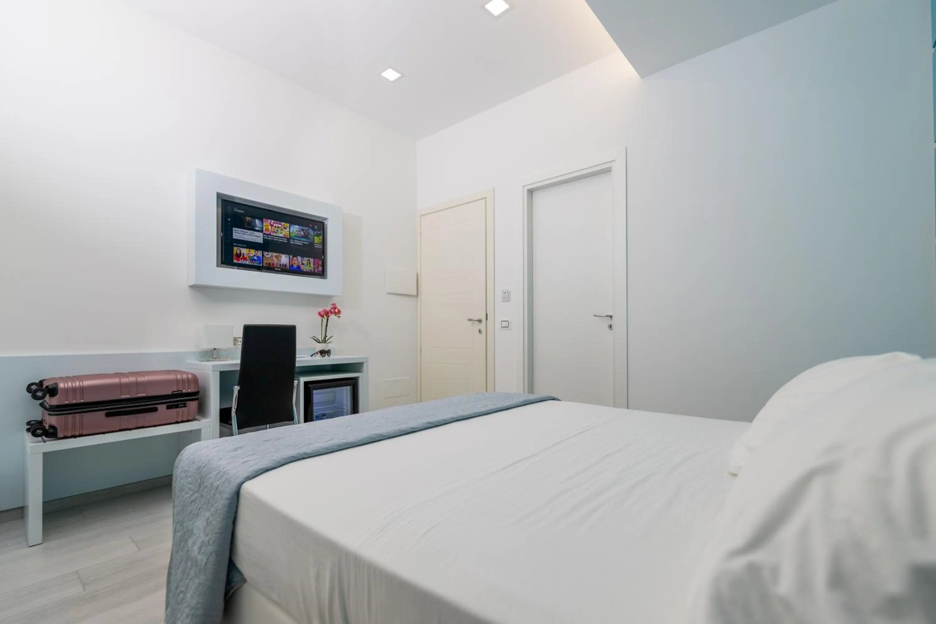 Photo of the whole room in Dreams Tropea Mare "Parking Private"