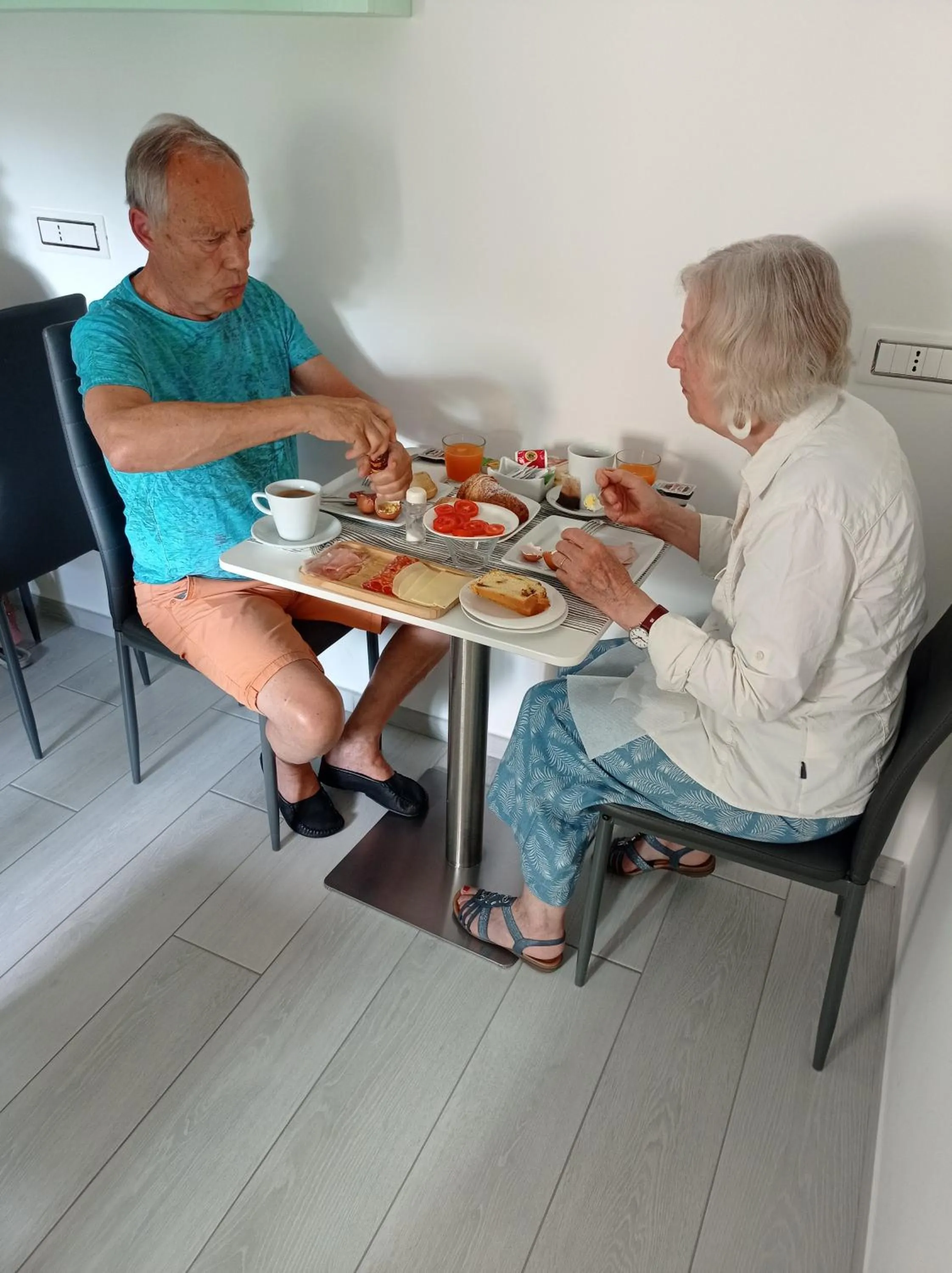 People in Dreams Tropea Mare "Parking Private"