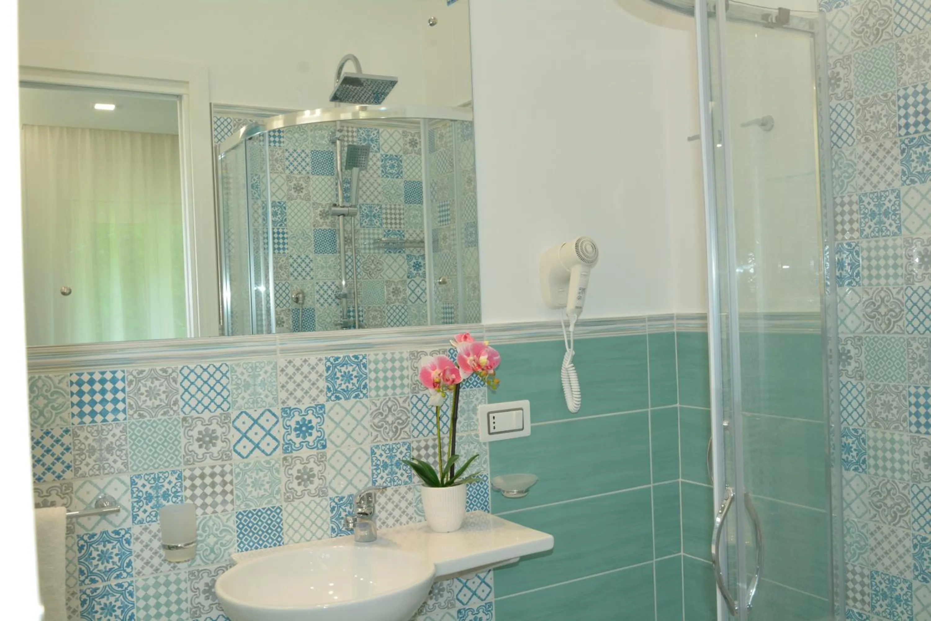Bathroom in Dreams Tropea Mare "Parking Private"
