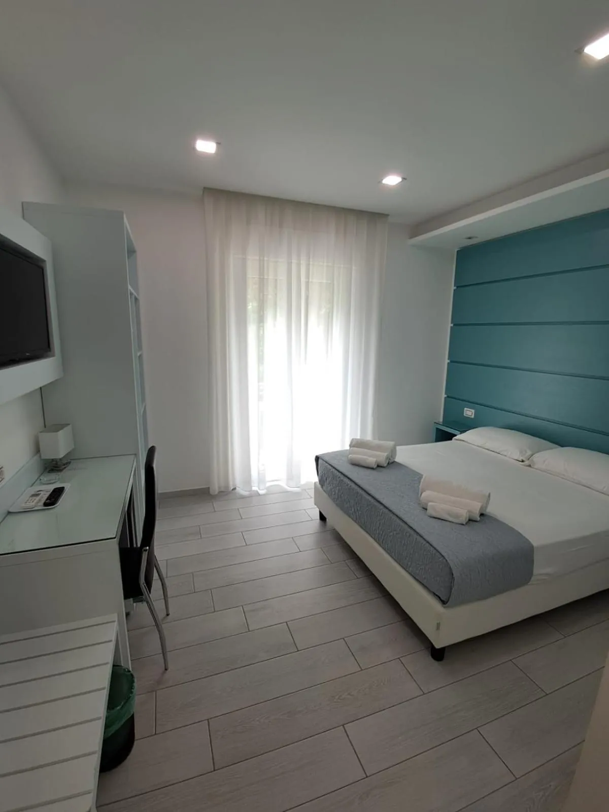Photo of the whole room in Dreams Tropea Mare "Parking Private"