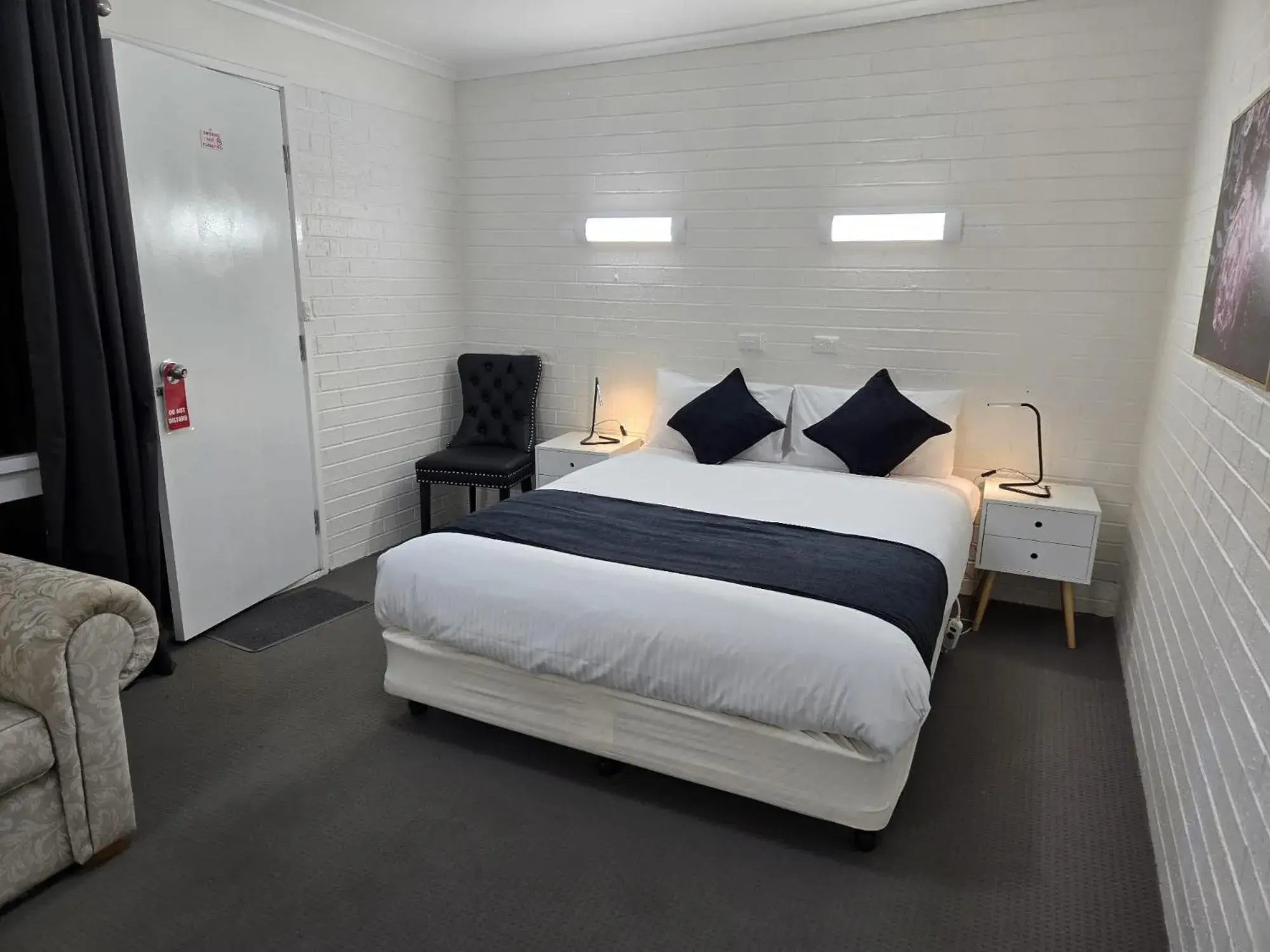 Queen Room in KooWeeRup Motel Queen Room in KooWeeRup Motel