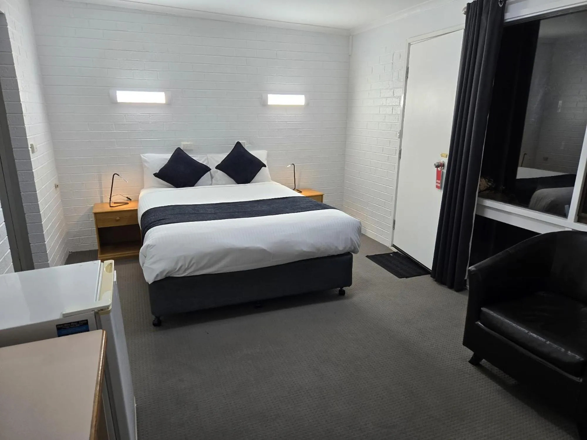 Bed in KooWeeRup Motel