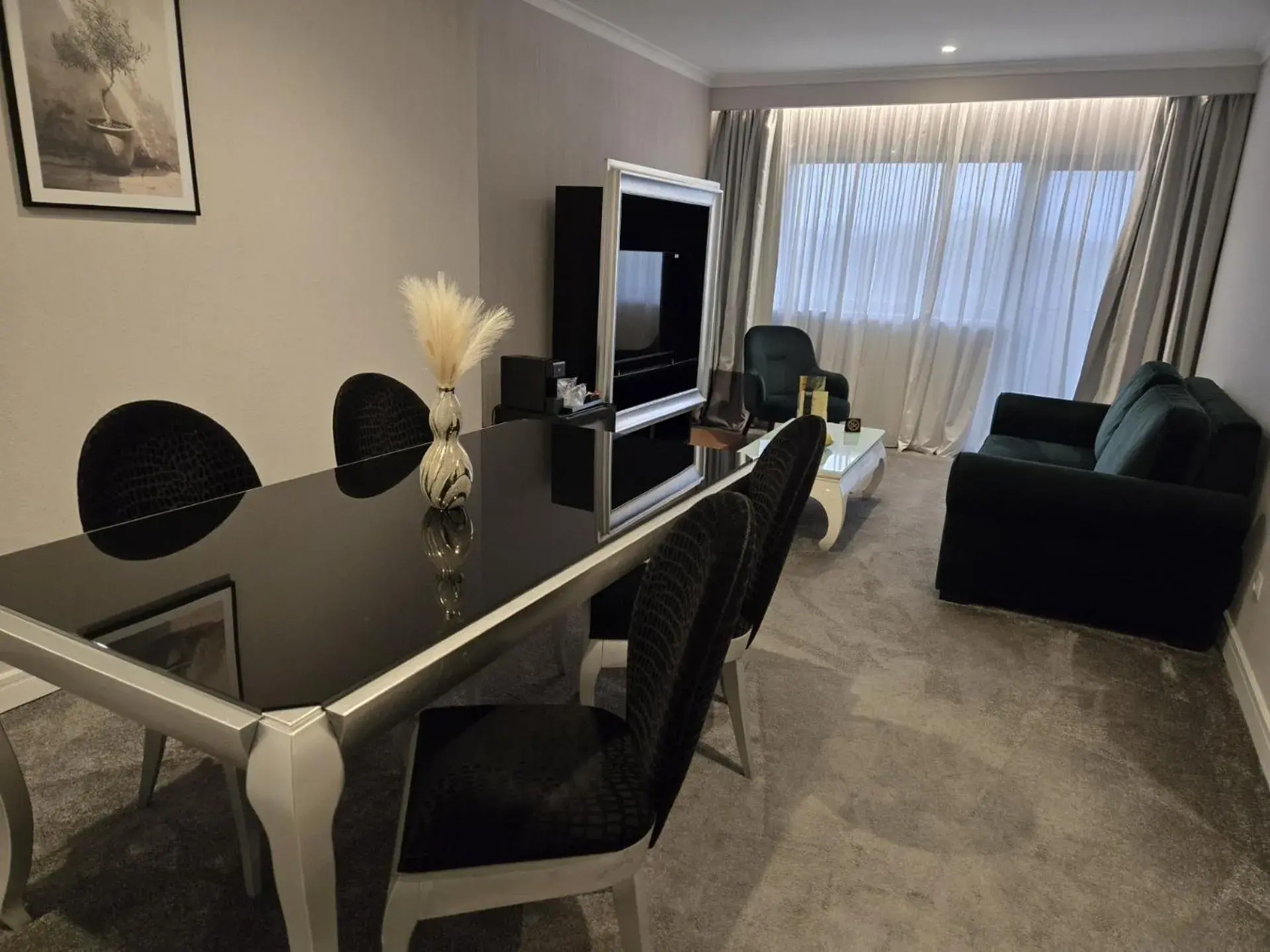 Deluxe Apartment in Hotel Dumbrava Deluxe Apartment in Hotel Dumbrava