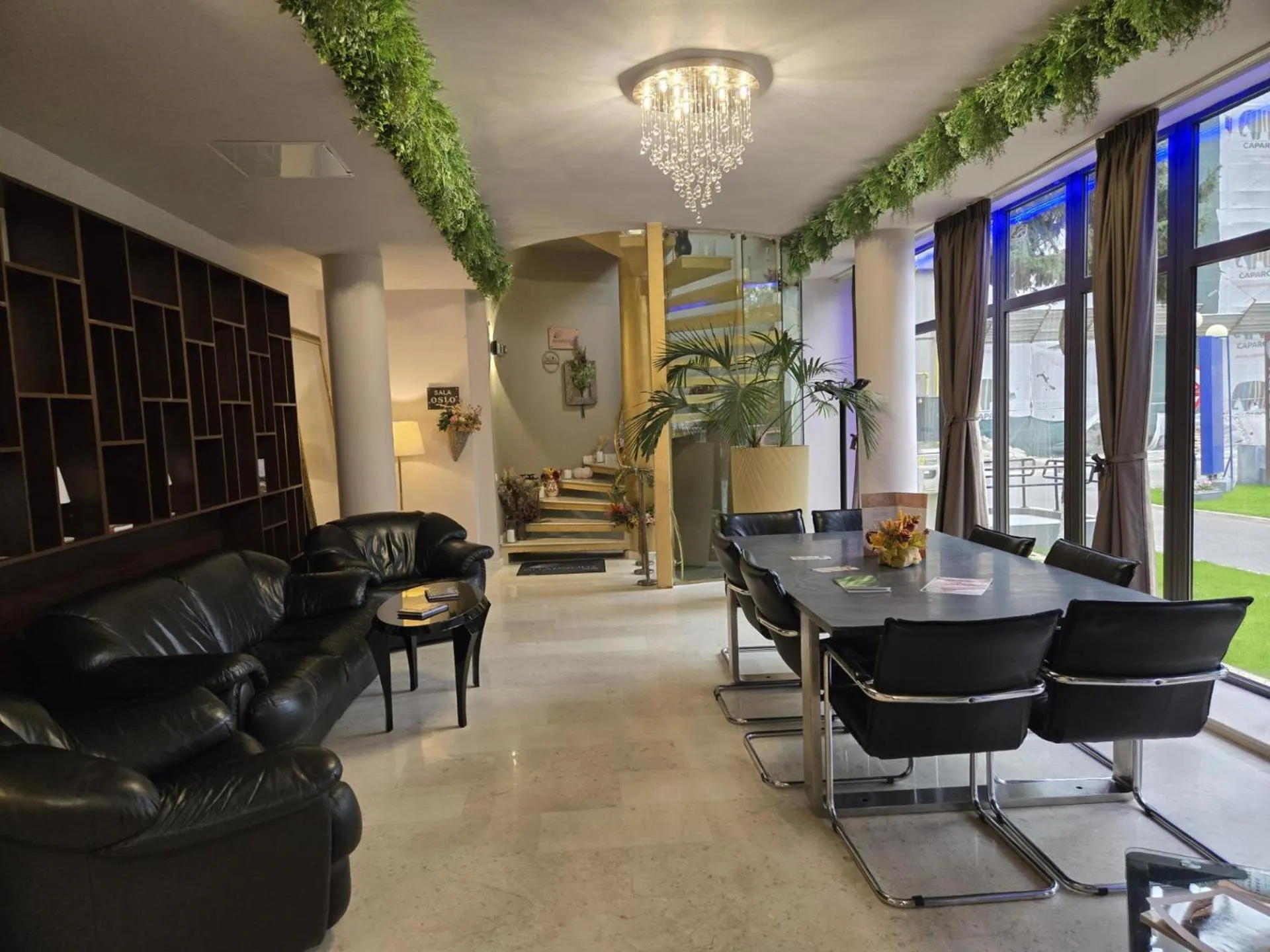 Seating area in Hotel Dumbrava