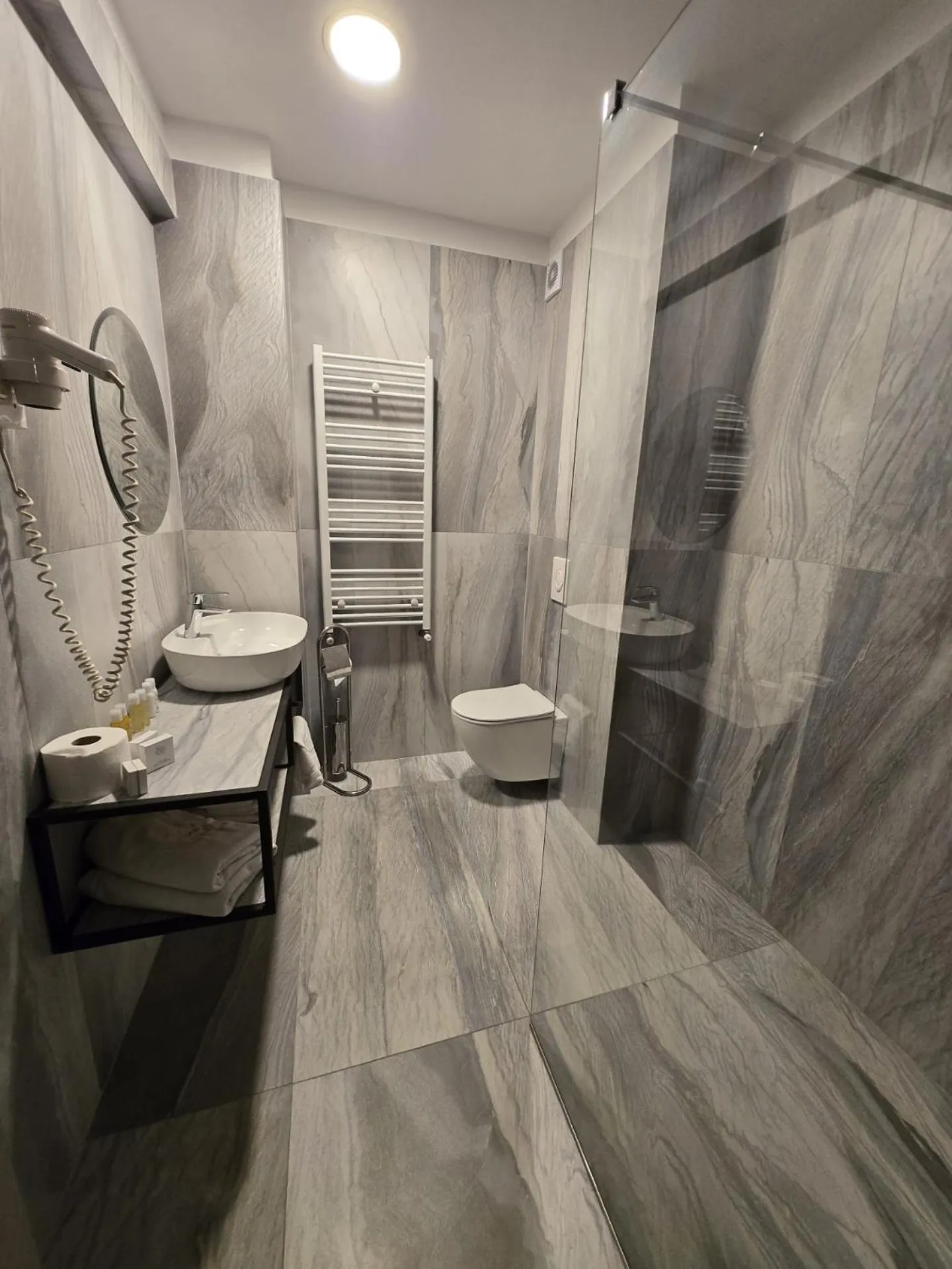 Two-Bedroom Apartment in Hotel Dumbrava