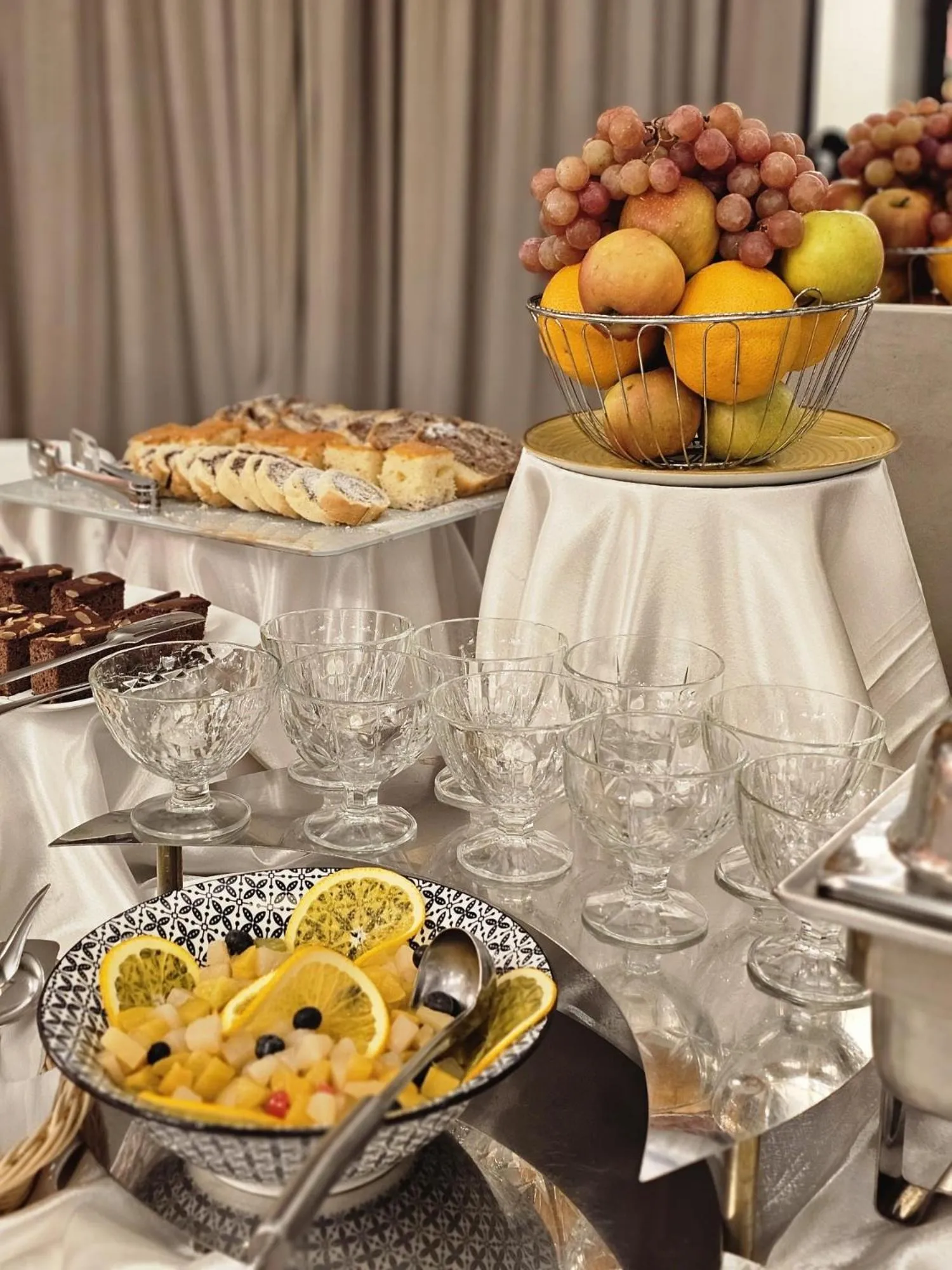 Breakfast in Hotel Dumbrava