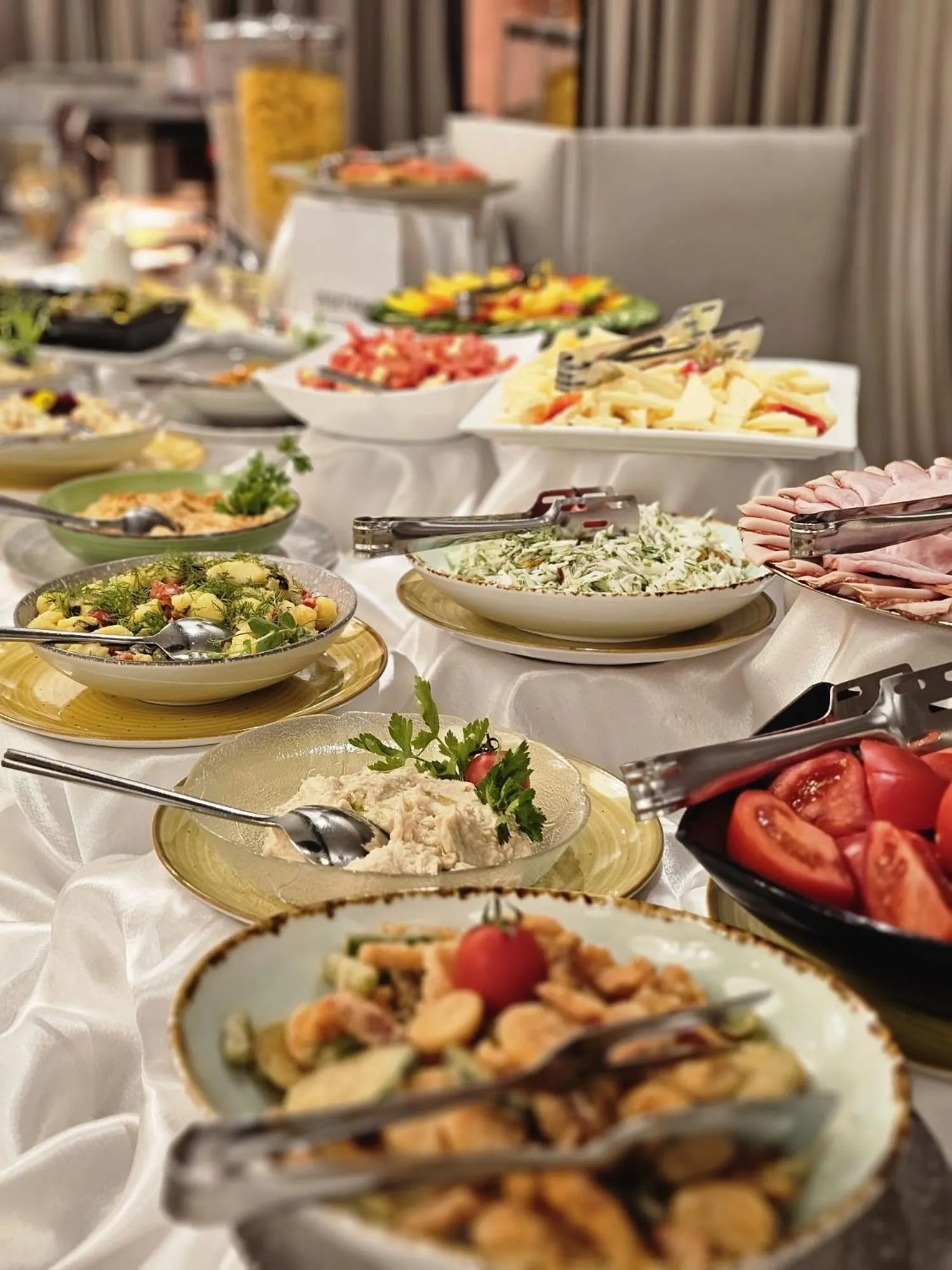 Breakfast in Hotel Dumbrava