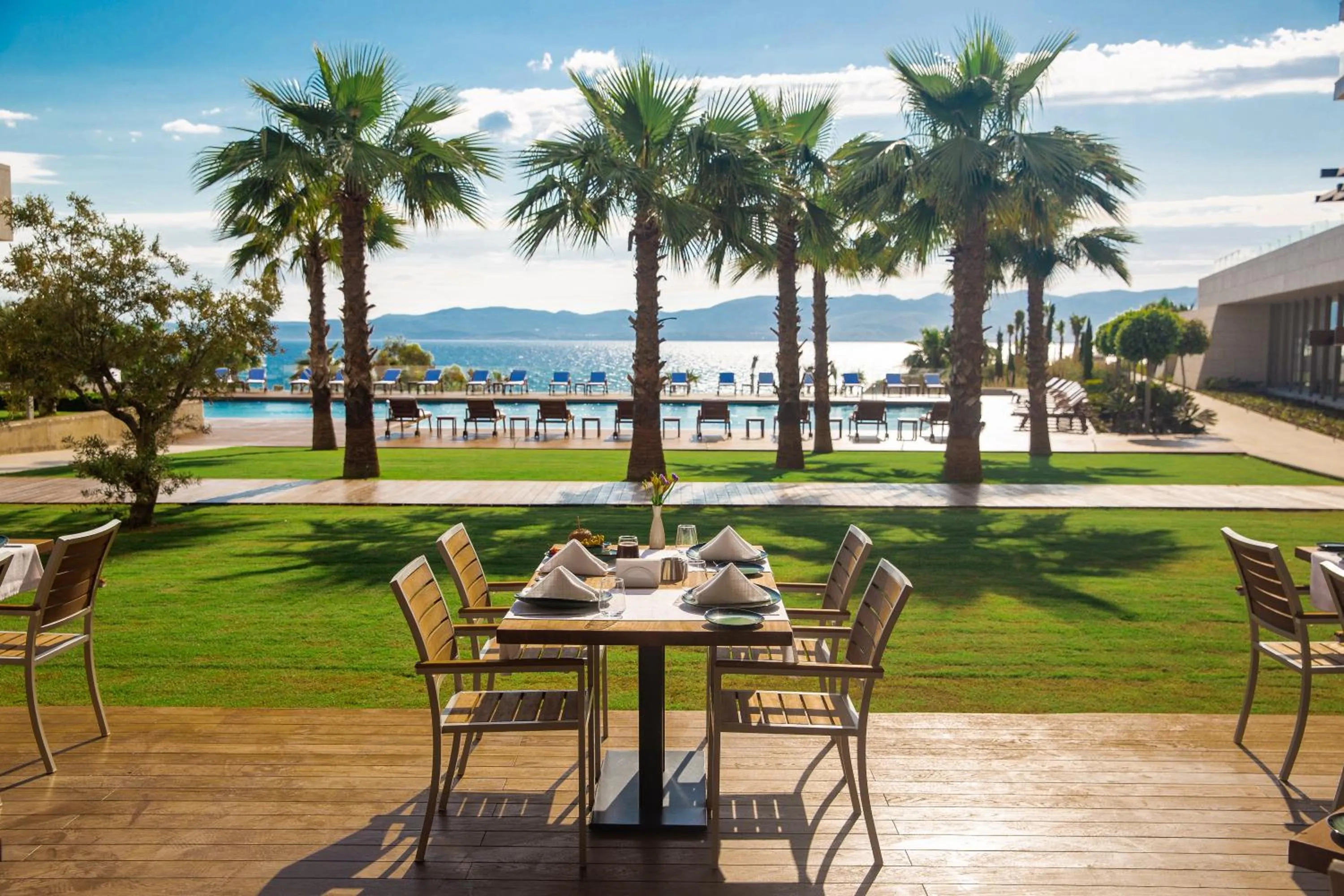 Restaurant/places to eat in ON'LIVE HOTEL