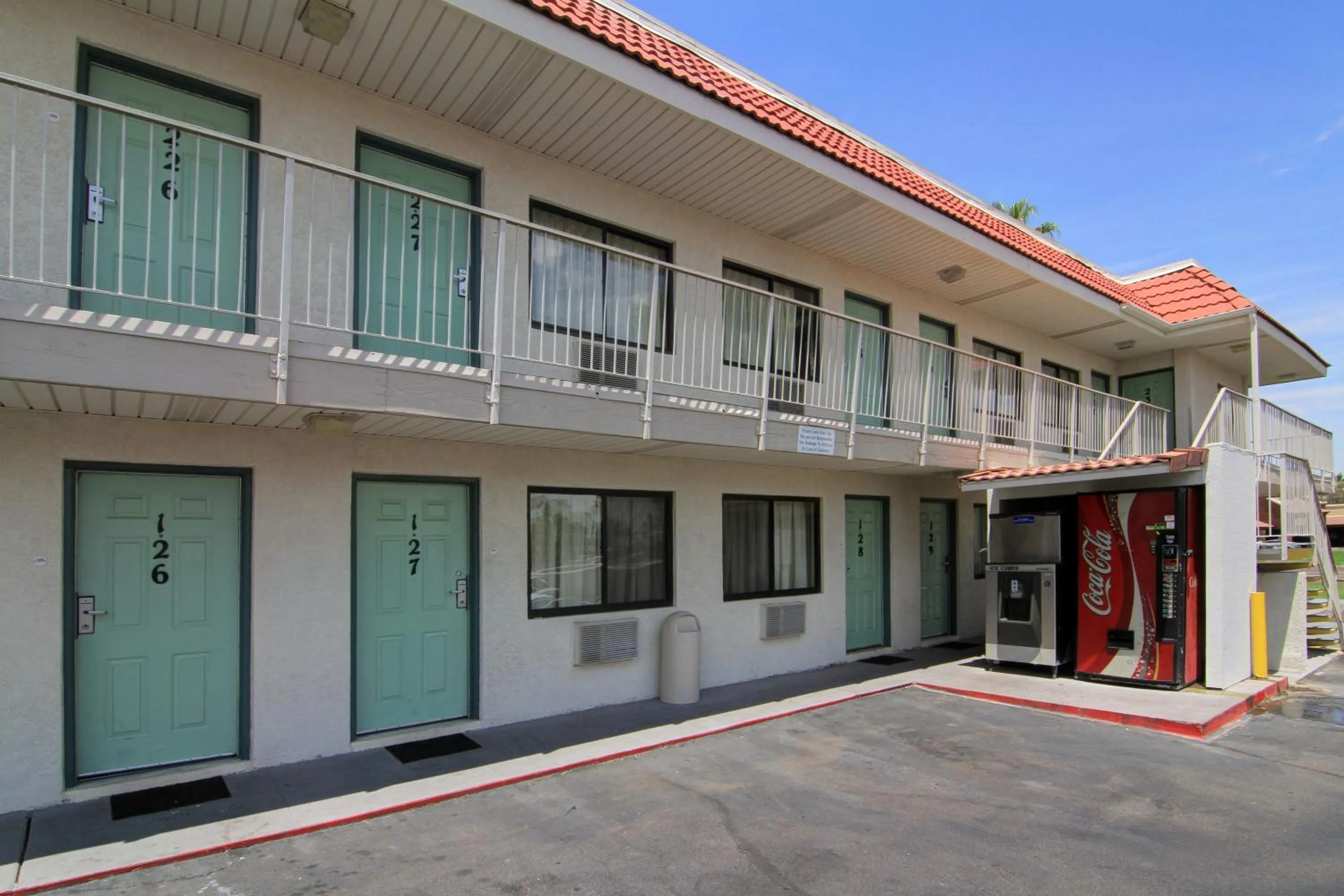 Property building in Motel 6-Tempe, AZ - Broadway - ASU