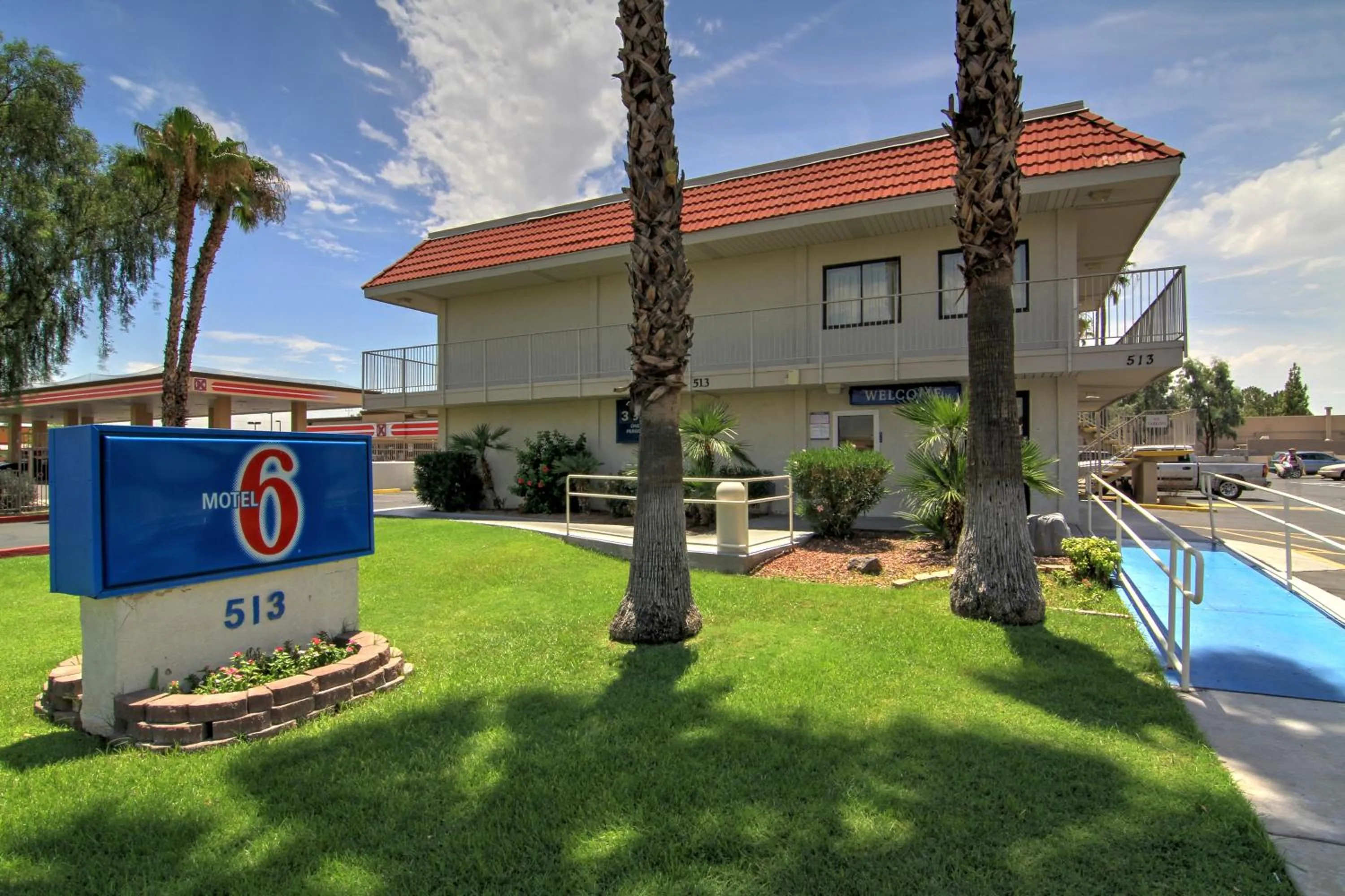 Property building in Motel 6-Tempe, AZ - Broadway - ASU