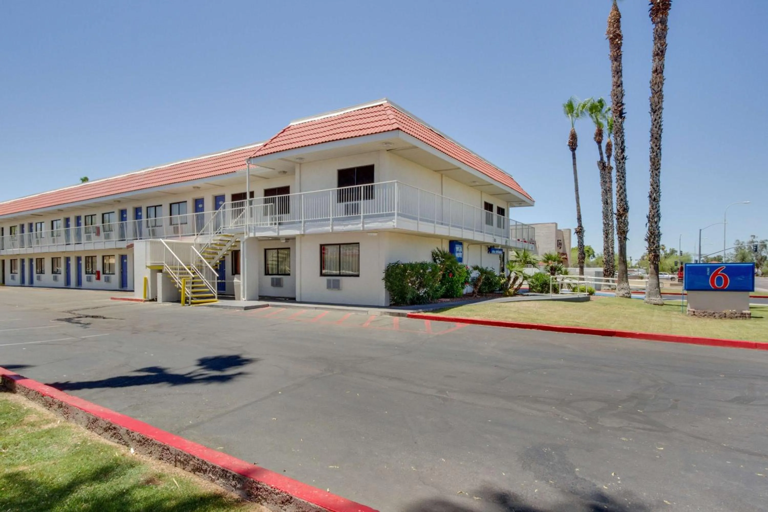 Property building in Motel 6-Tempe, AZ - Broadway - ASU