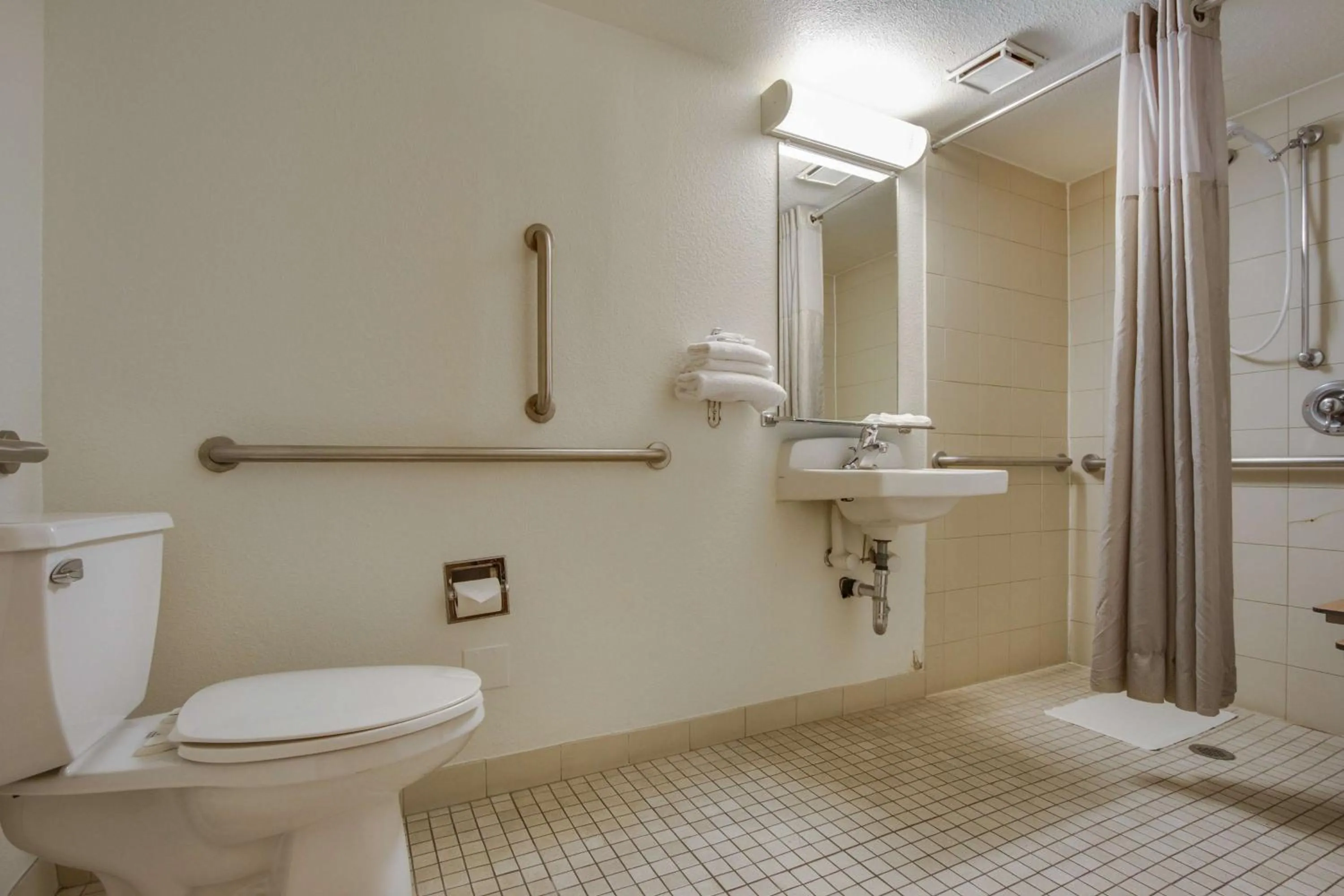 Bedroom in Motel 6-Tempe, AZ - Broadway - ASU