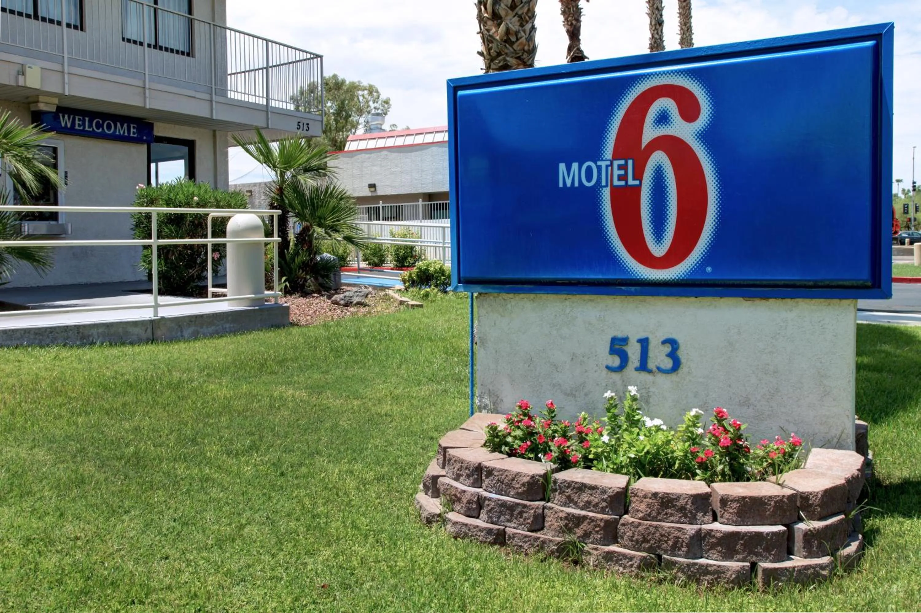 Property logo or sign in Motel 6-Tempe, AZ - Broadway - ASU