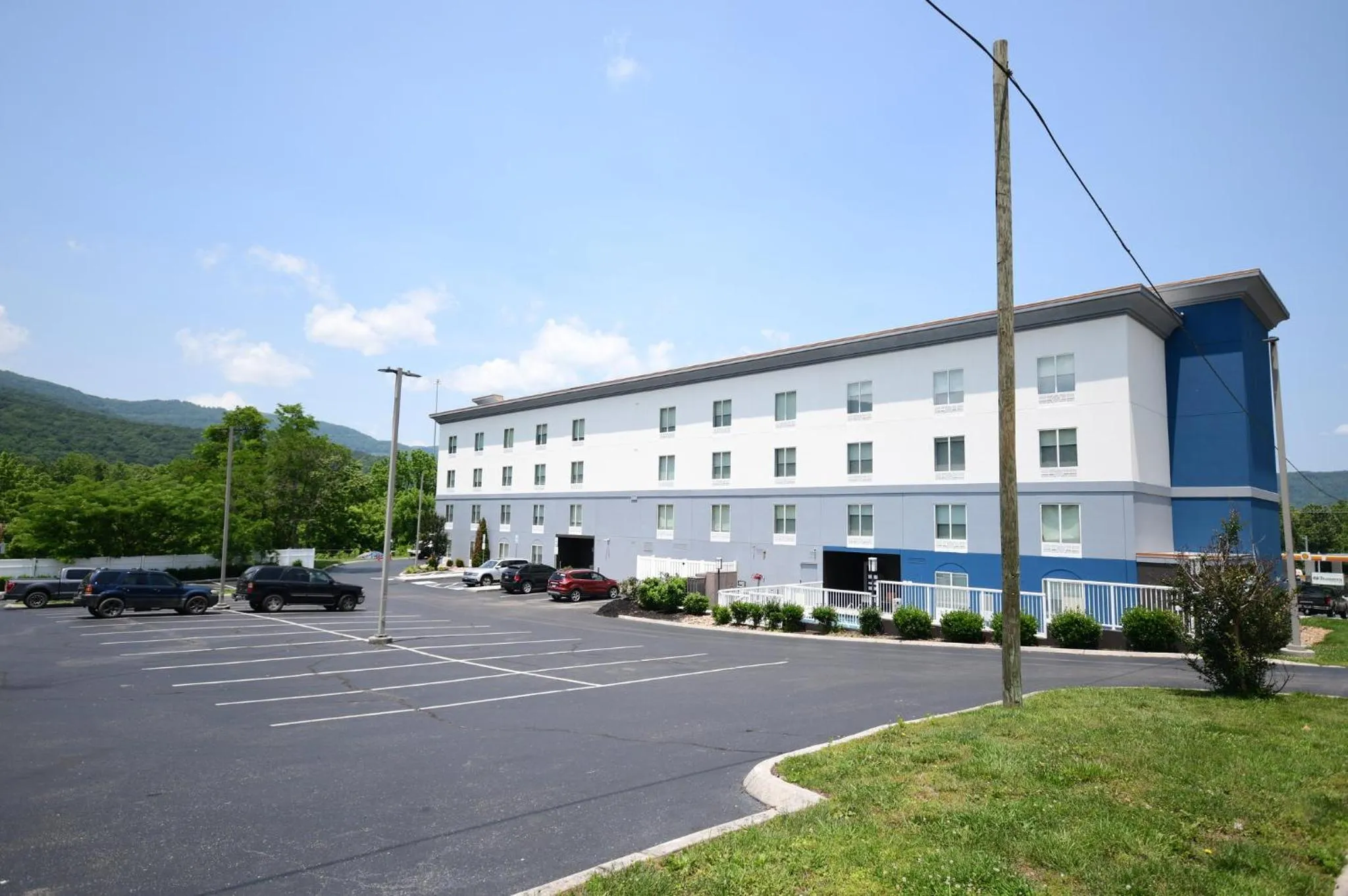 Property building in Holiday Inn Express & Suites Caryville by IHG