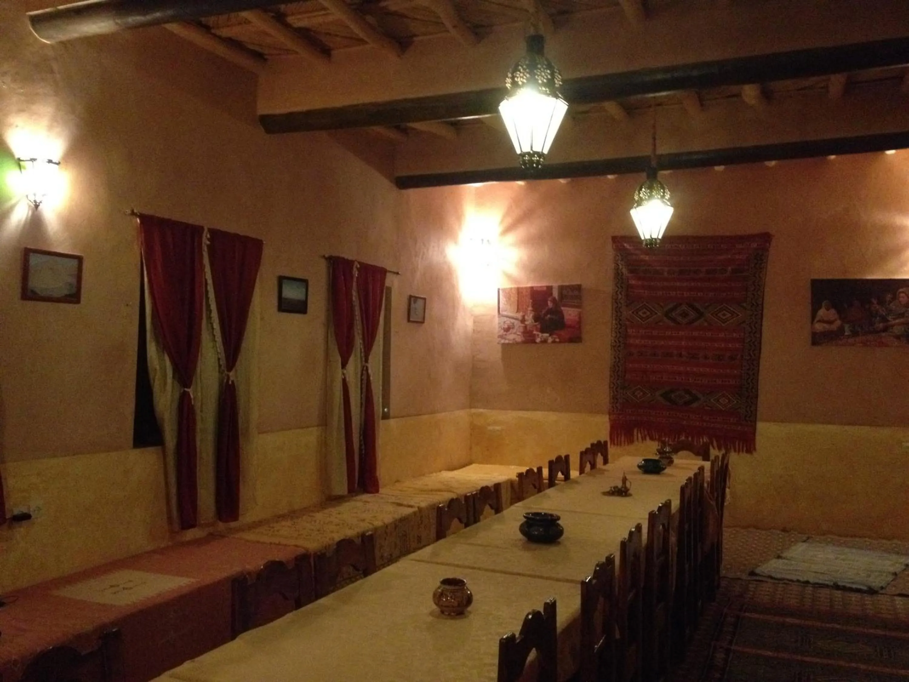Restaurant/places to eat in Kasbah Ounila
