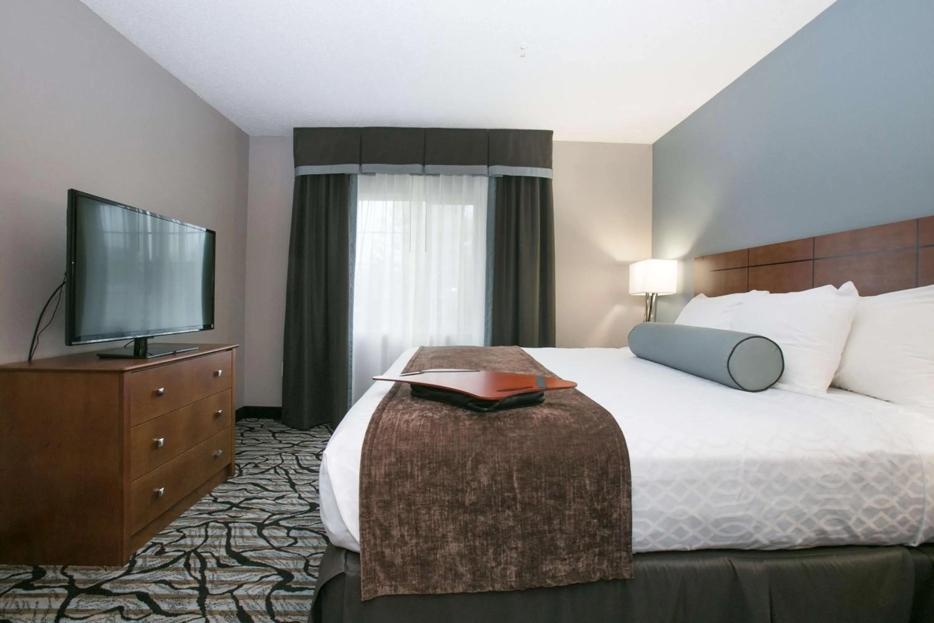 Photo of the whole room, Bed in Best Western Plus Blaine at the National Sports Center