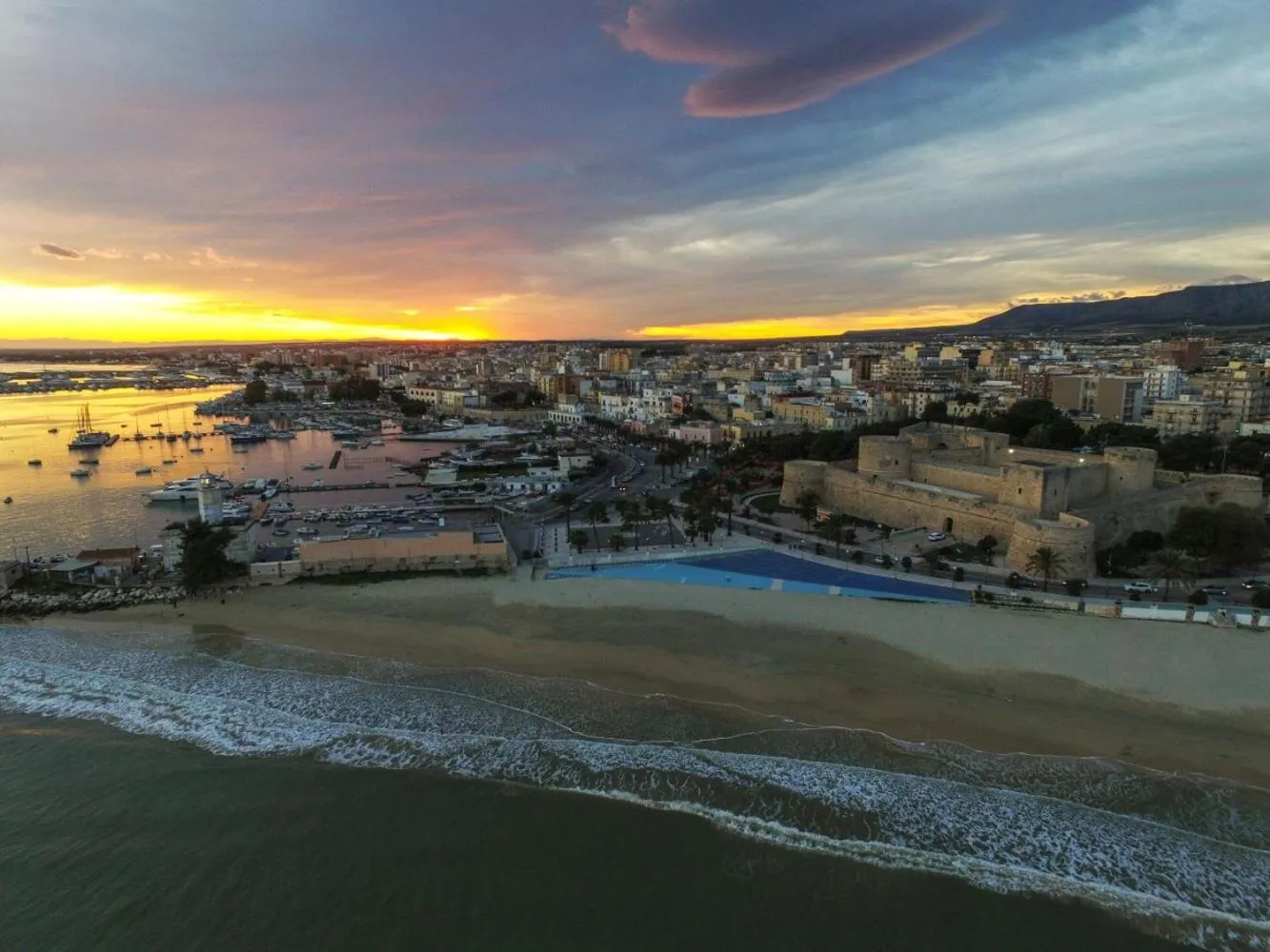 Beach in B&B Home Sweet Home - Affitti Brevi Italia