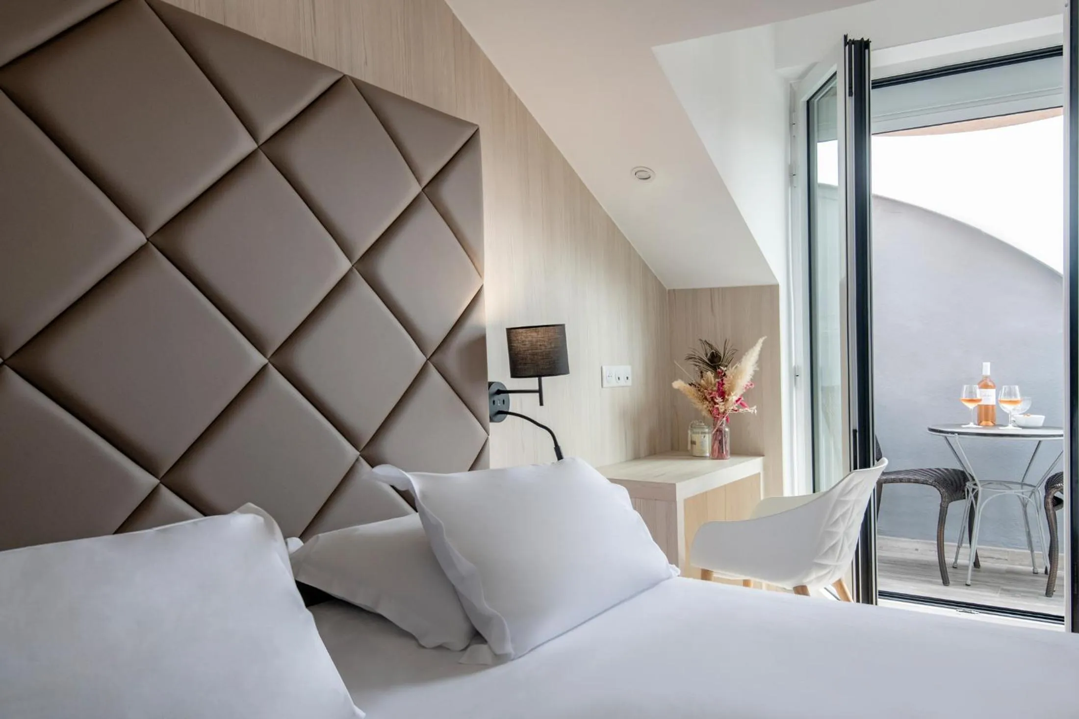 Decorative detail, Bed in GOLDEN TULIP CANNES HOTEL de PARIS