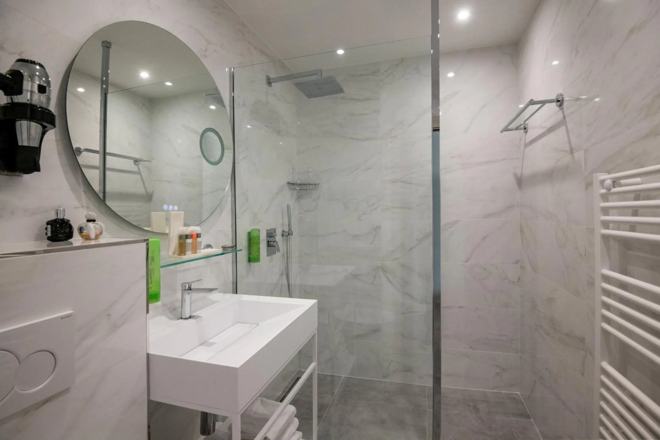 Decorative detail in GOLDEN TULIP CANNES HOTEL de PARIS