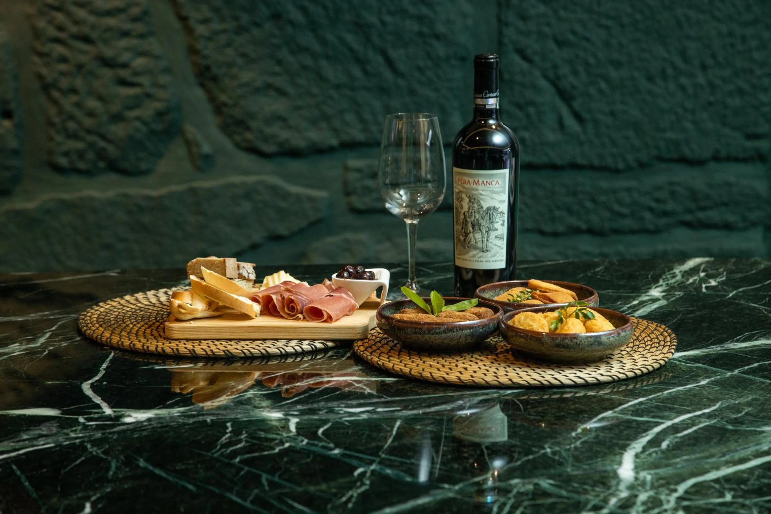 Restaurant/places to eat in Hotel Vila Luena