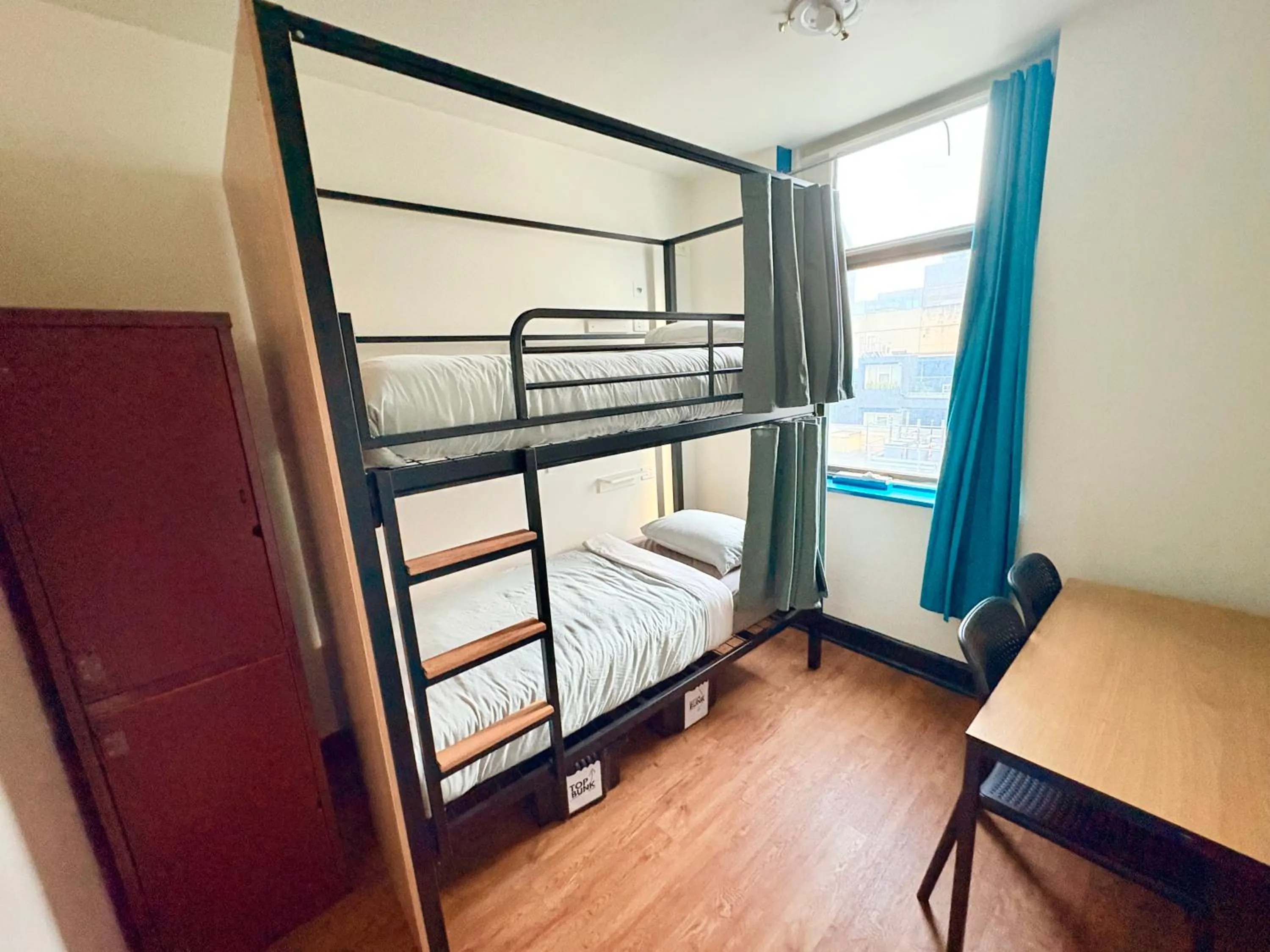 Bedroom, Bed in Flinders Backpackers