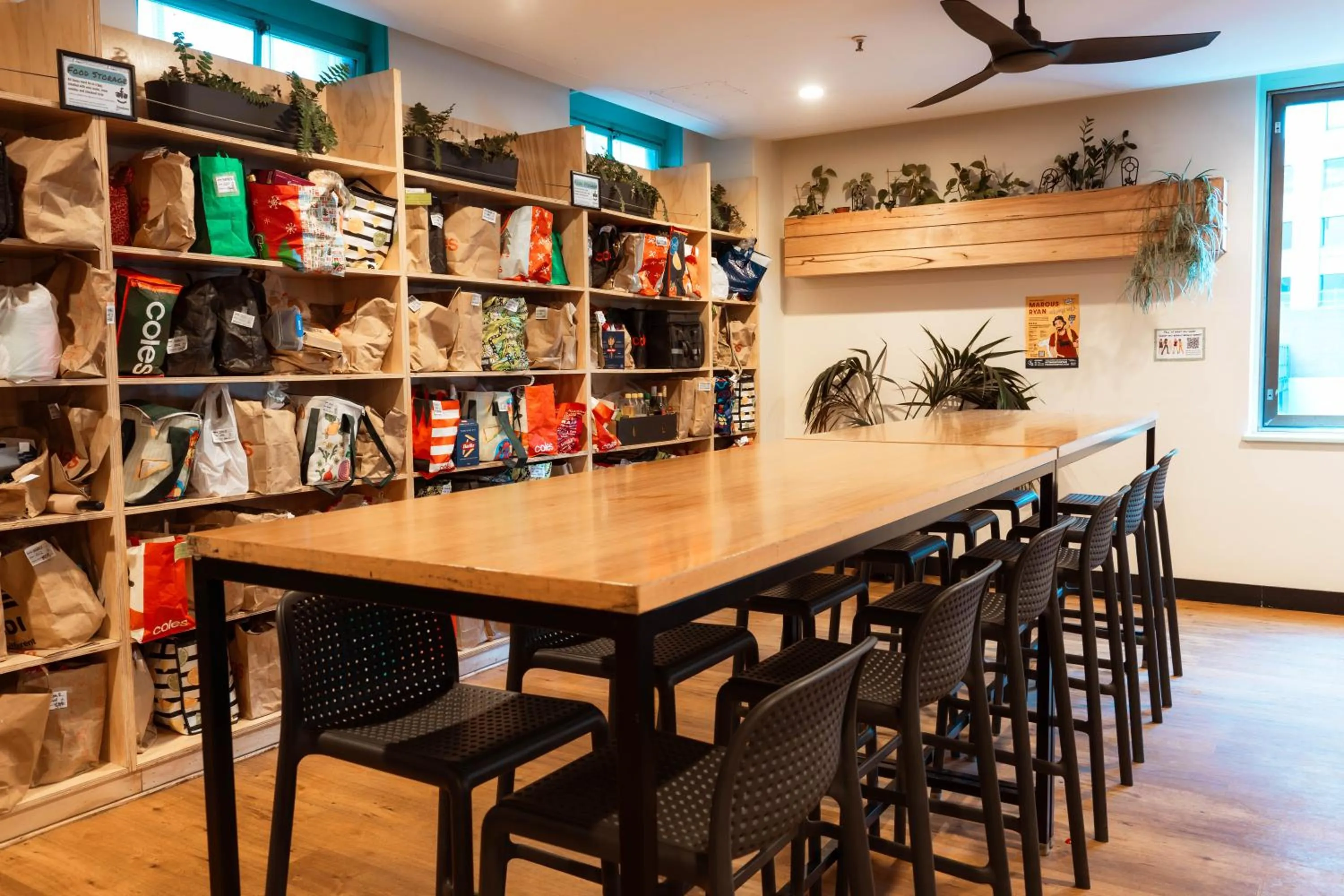 Dining area in Flinders Backpackers