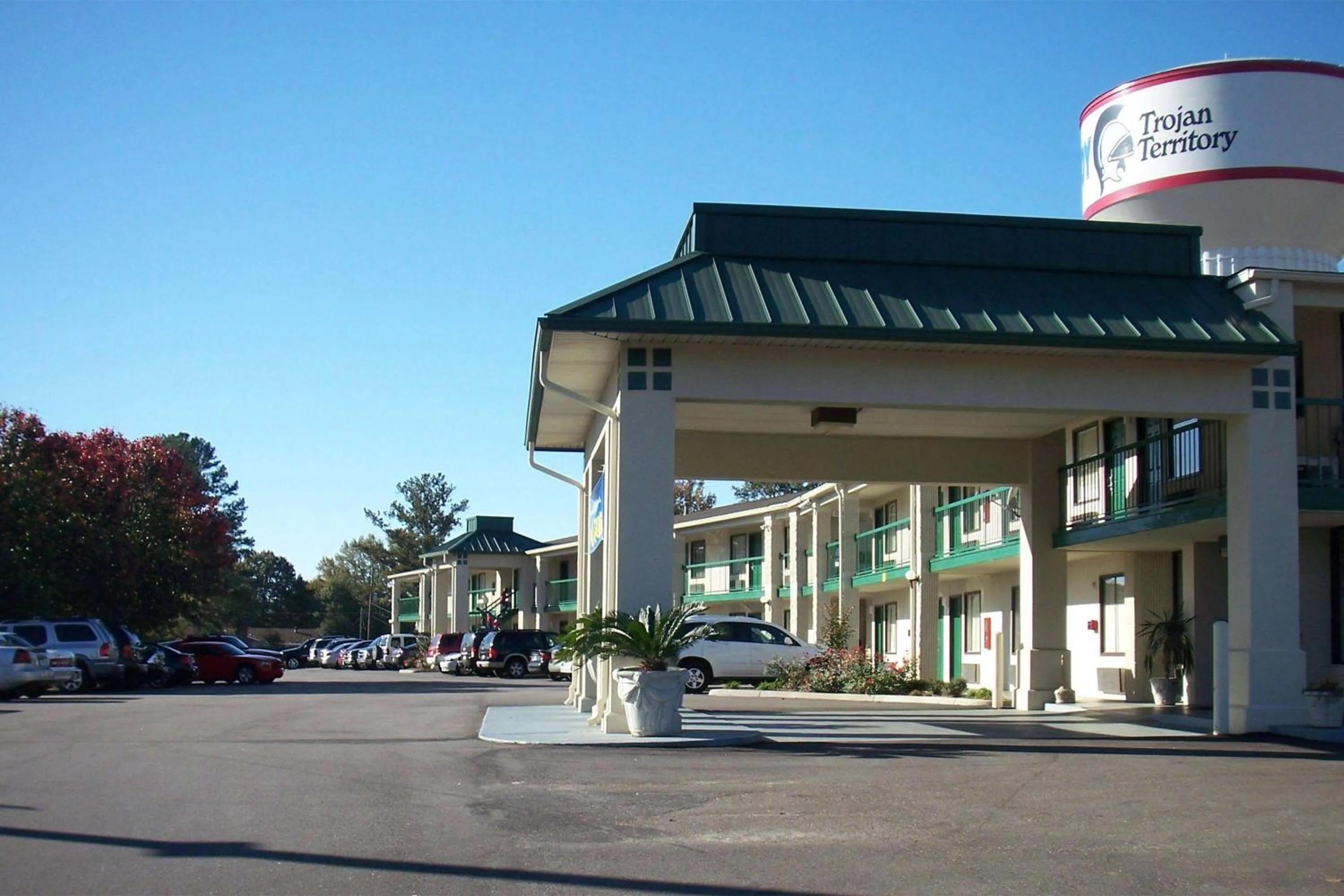 Property building in Baymont by Wyndham Troy