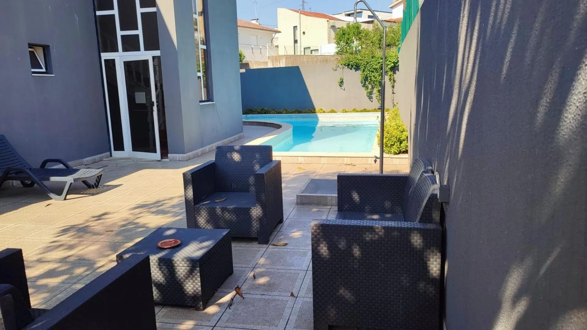 People in Vila Hotel By VimaHotels