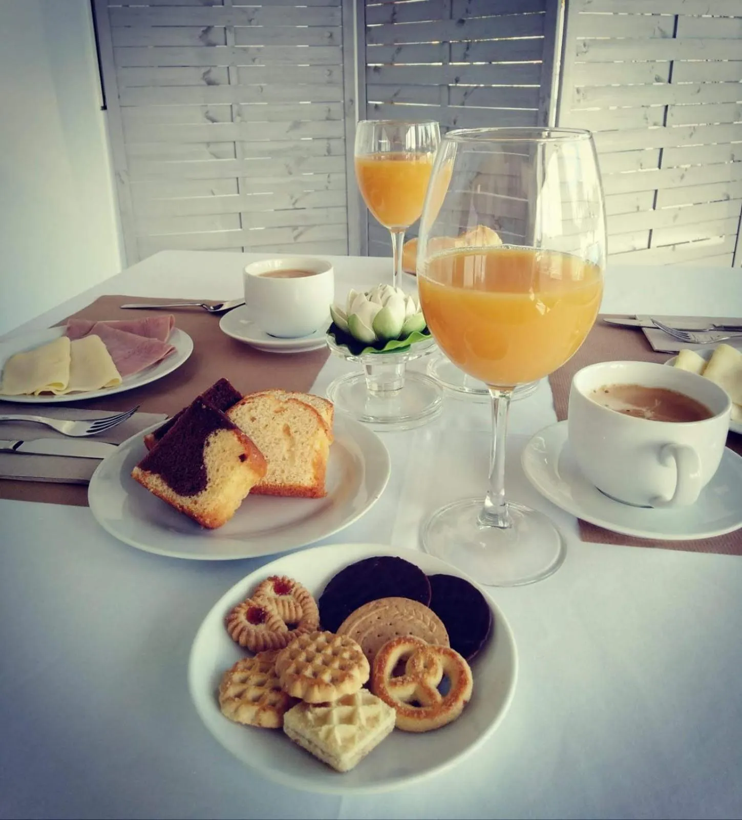 Food and drinks in Hotel Mercedes