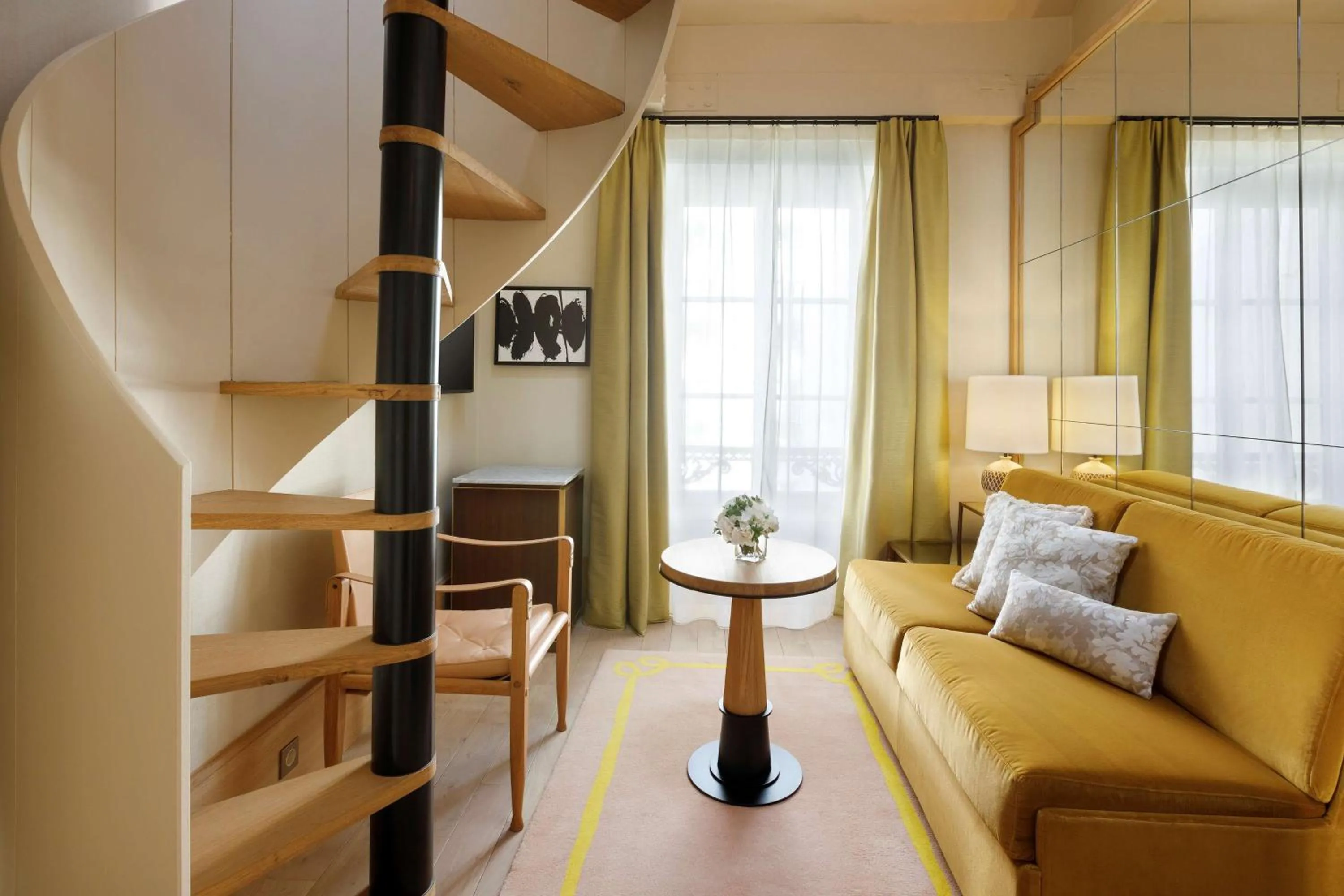 Living room in Le Belgrand Hotel Paris Champs Elysees, Tapestry By Hilton