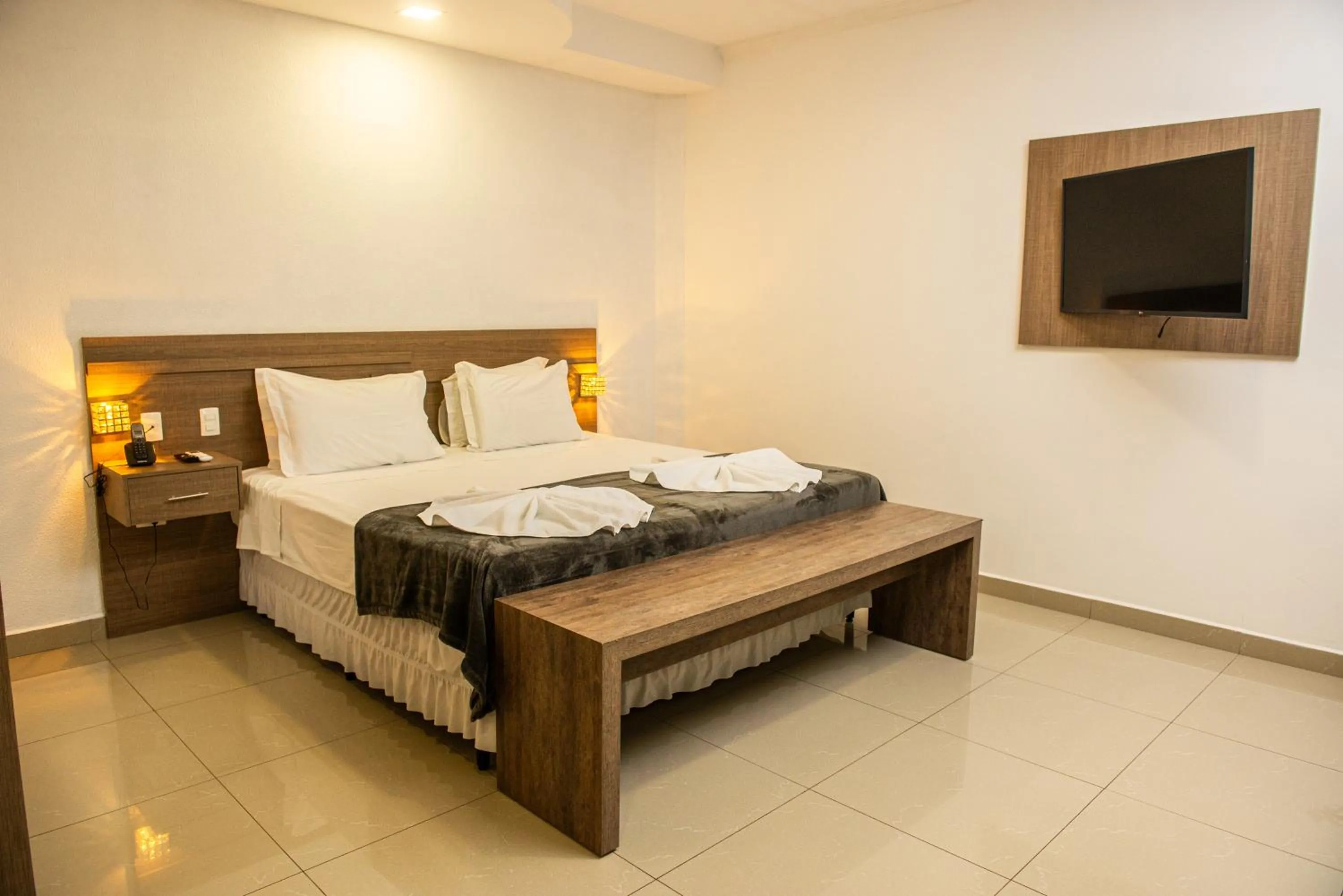 Bedroom, Bed in San Lucas Hotel - 06km de Maringa