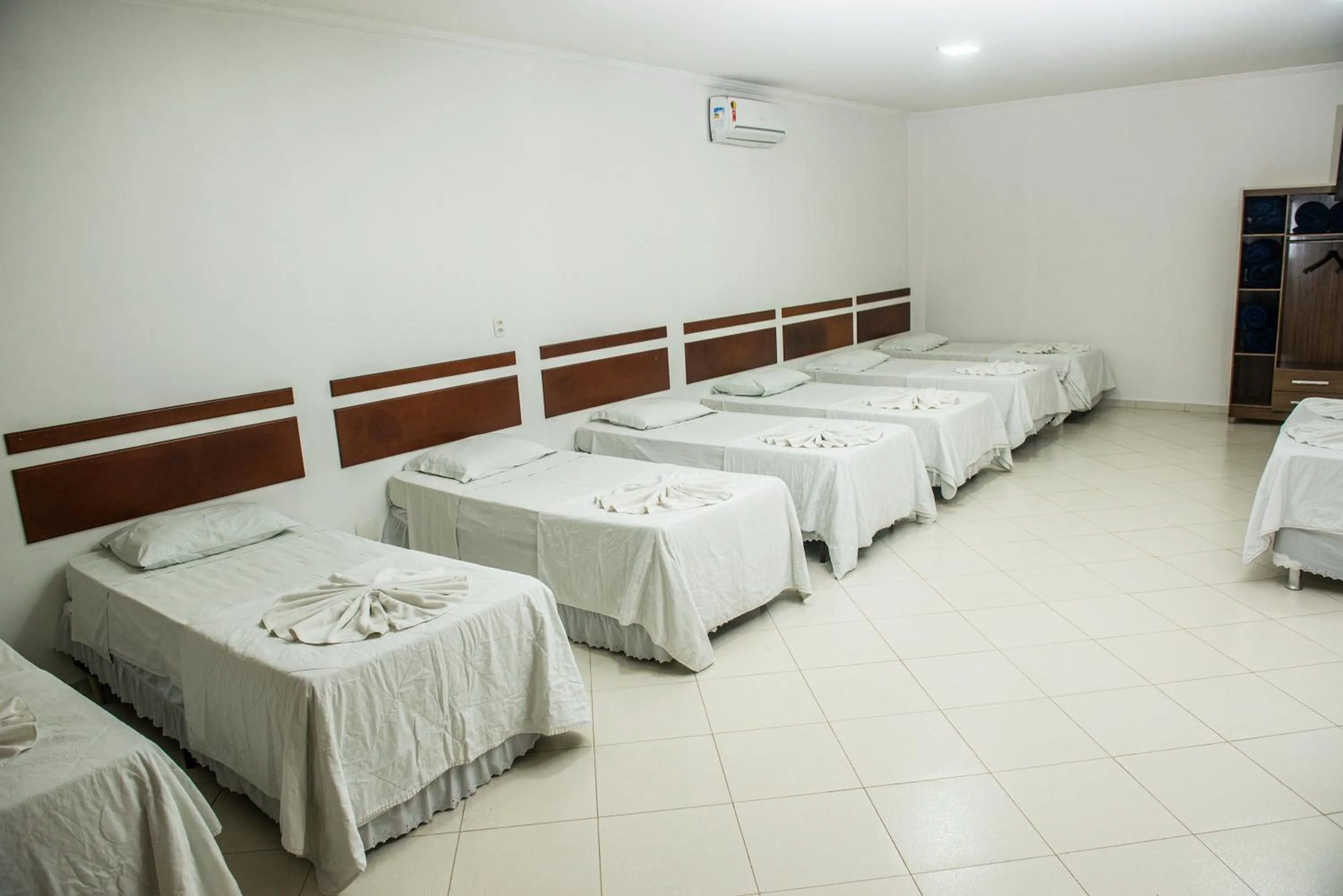 Bed in San Lucas Hotel - 06km de Maringa