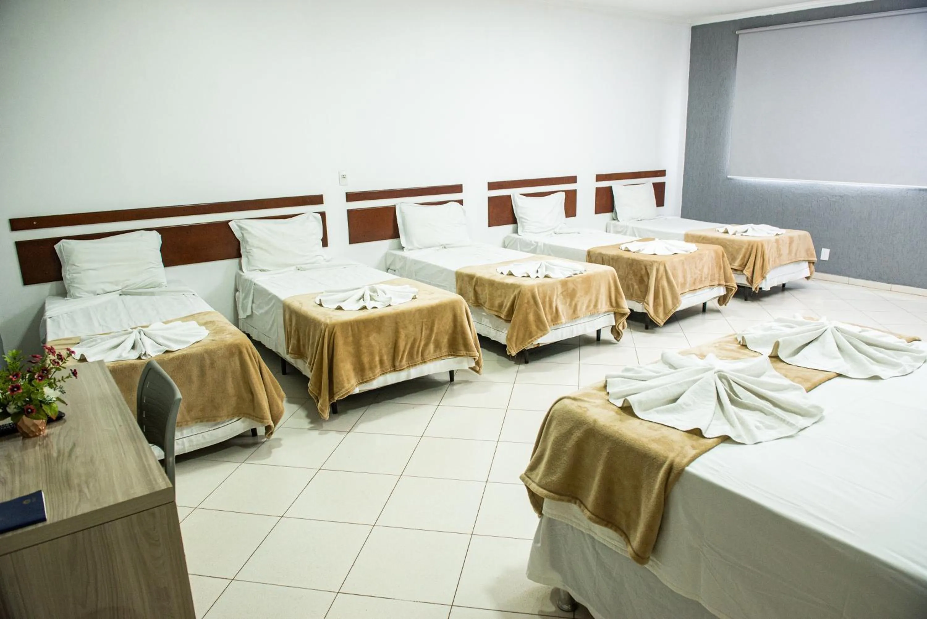 Bed in San Lucas Hotel - 06km de Maringa