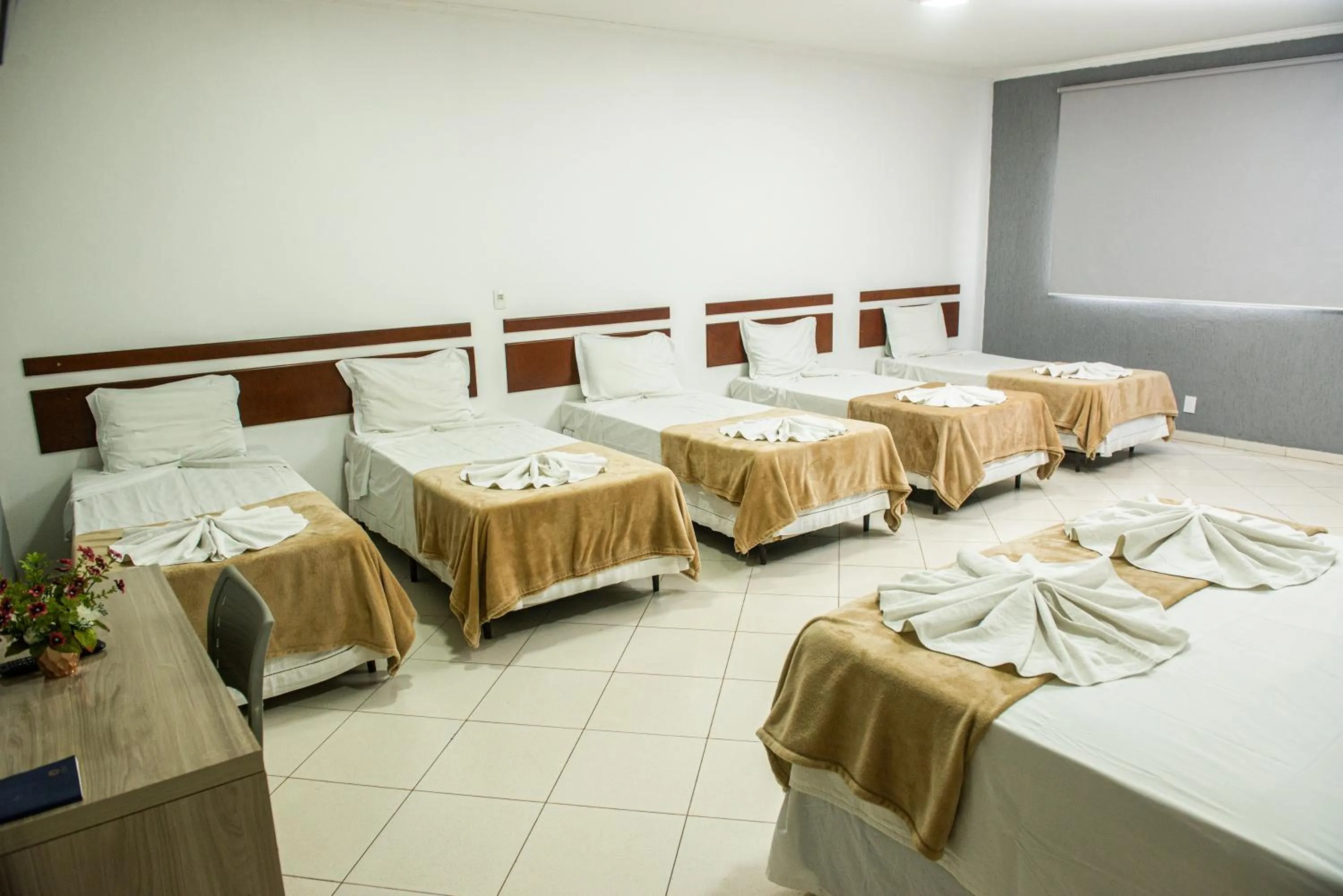 Bed in San Lucas Hotel - 06km de Maringa