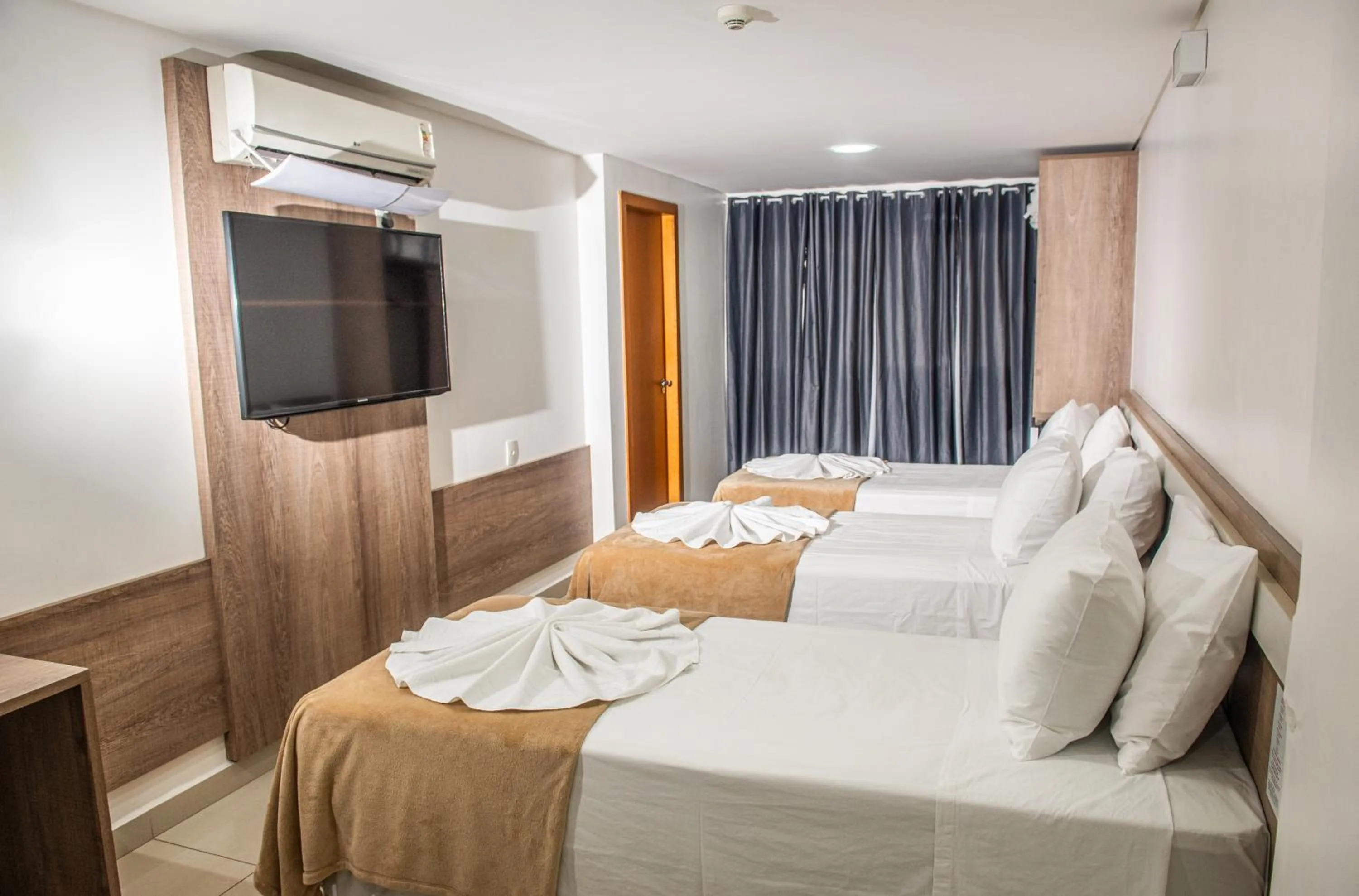 Bed in San Lucas Hotel - 06km de Maringa