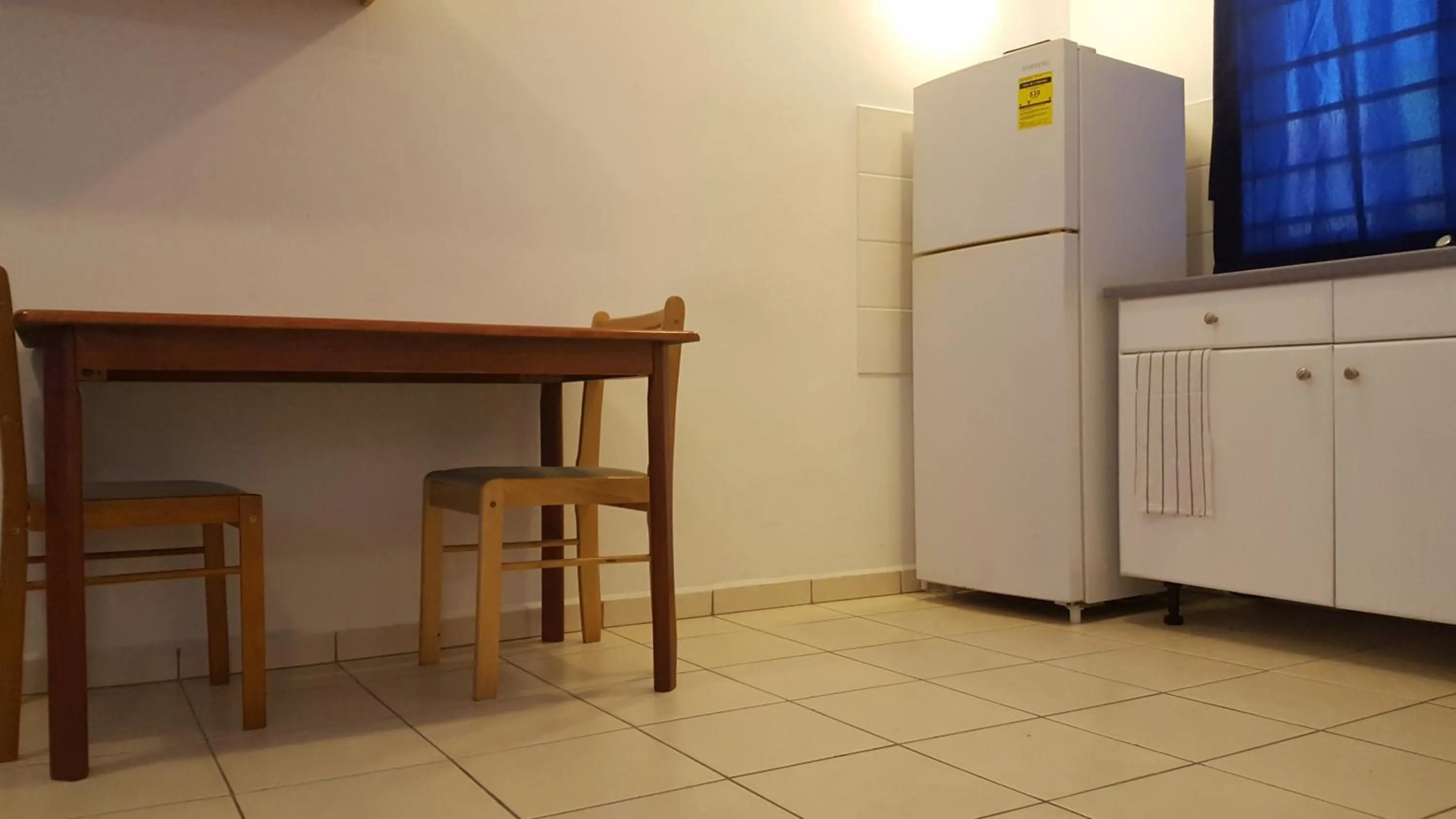 Dining area in Orange Rembrandt Studio Apartments