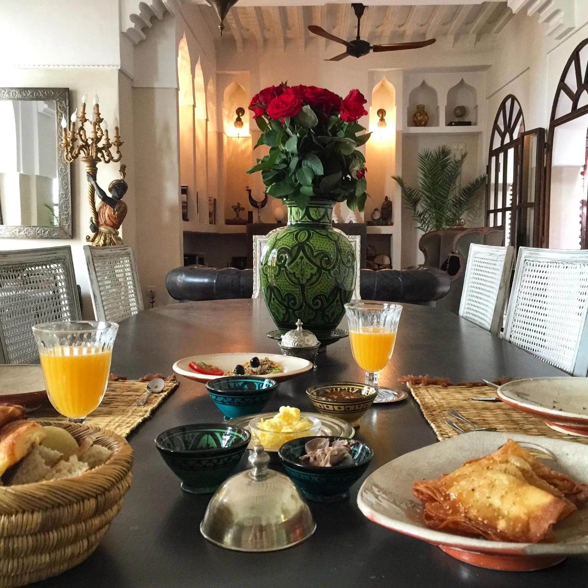 Restaurant/places to eat in Riad Palacio De Las Especias