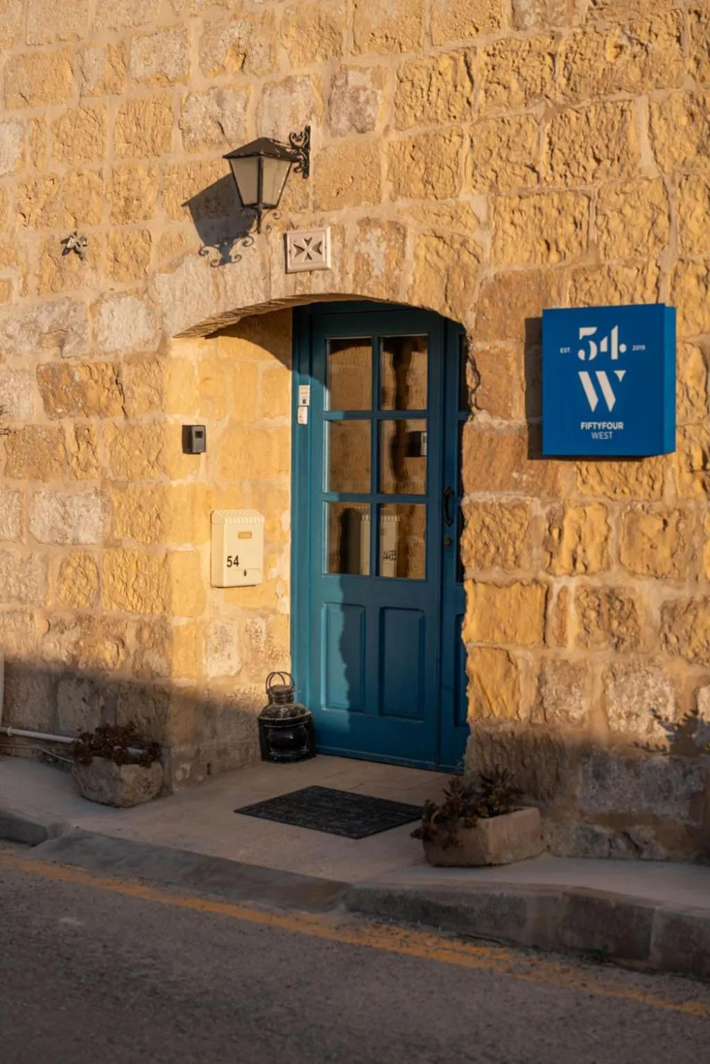 Facade/entrance in Fiftyfour West Boutique Living