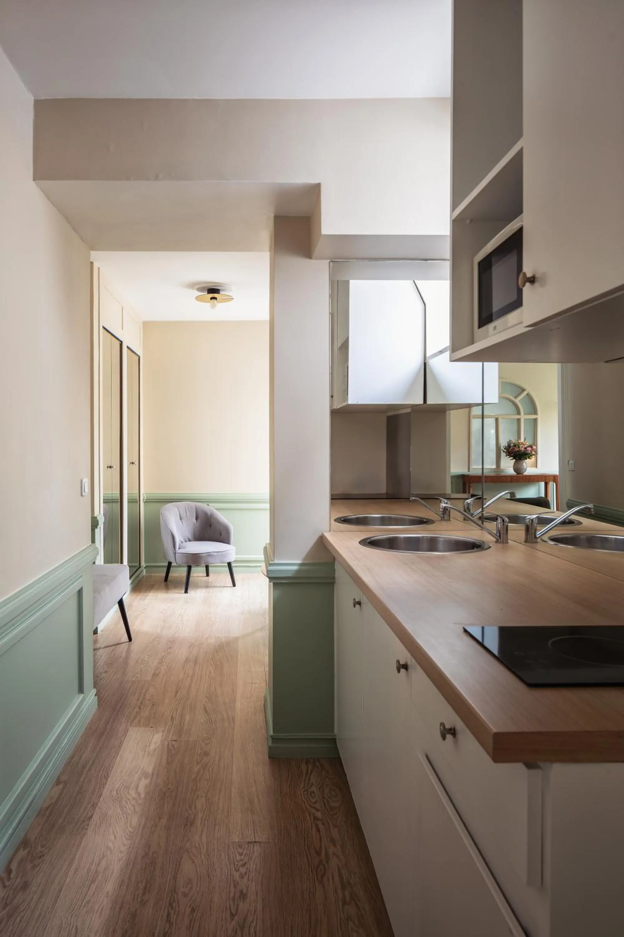 Living room in Royal Garden Champs-Élysées