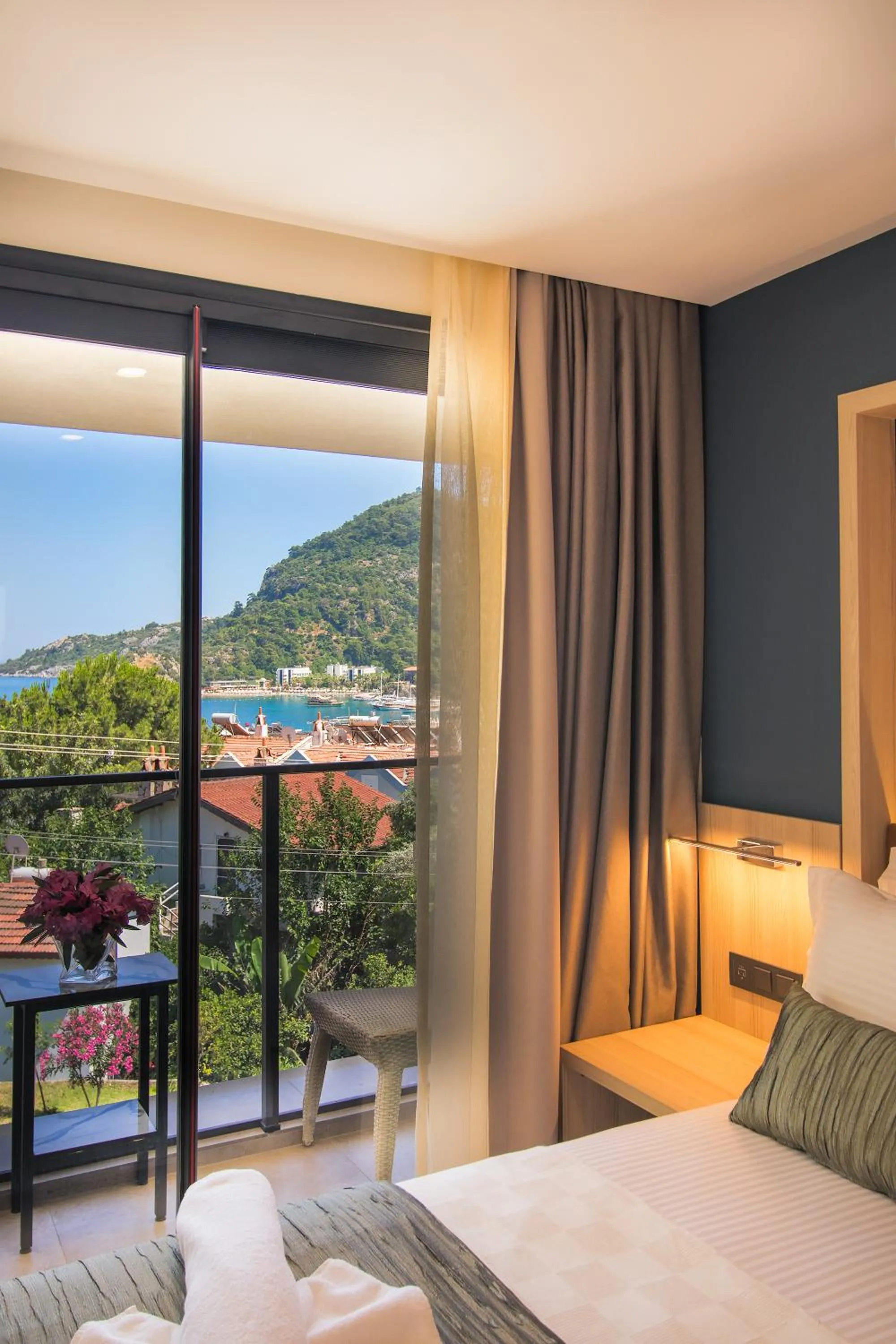 Balcony/Terrace, Bed in AMOSSİA Elite Boutique Hotel