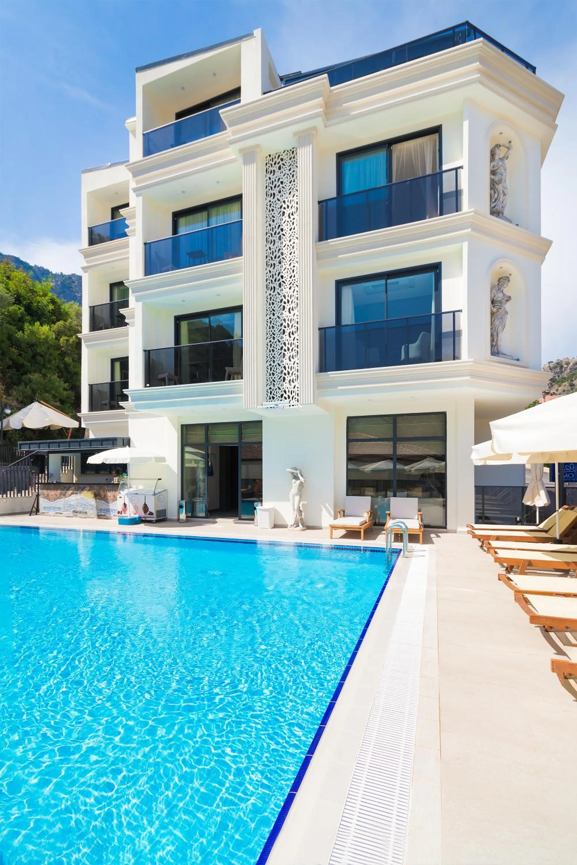Swimming pool in AMOSSİA Elite Boutique Hotel