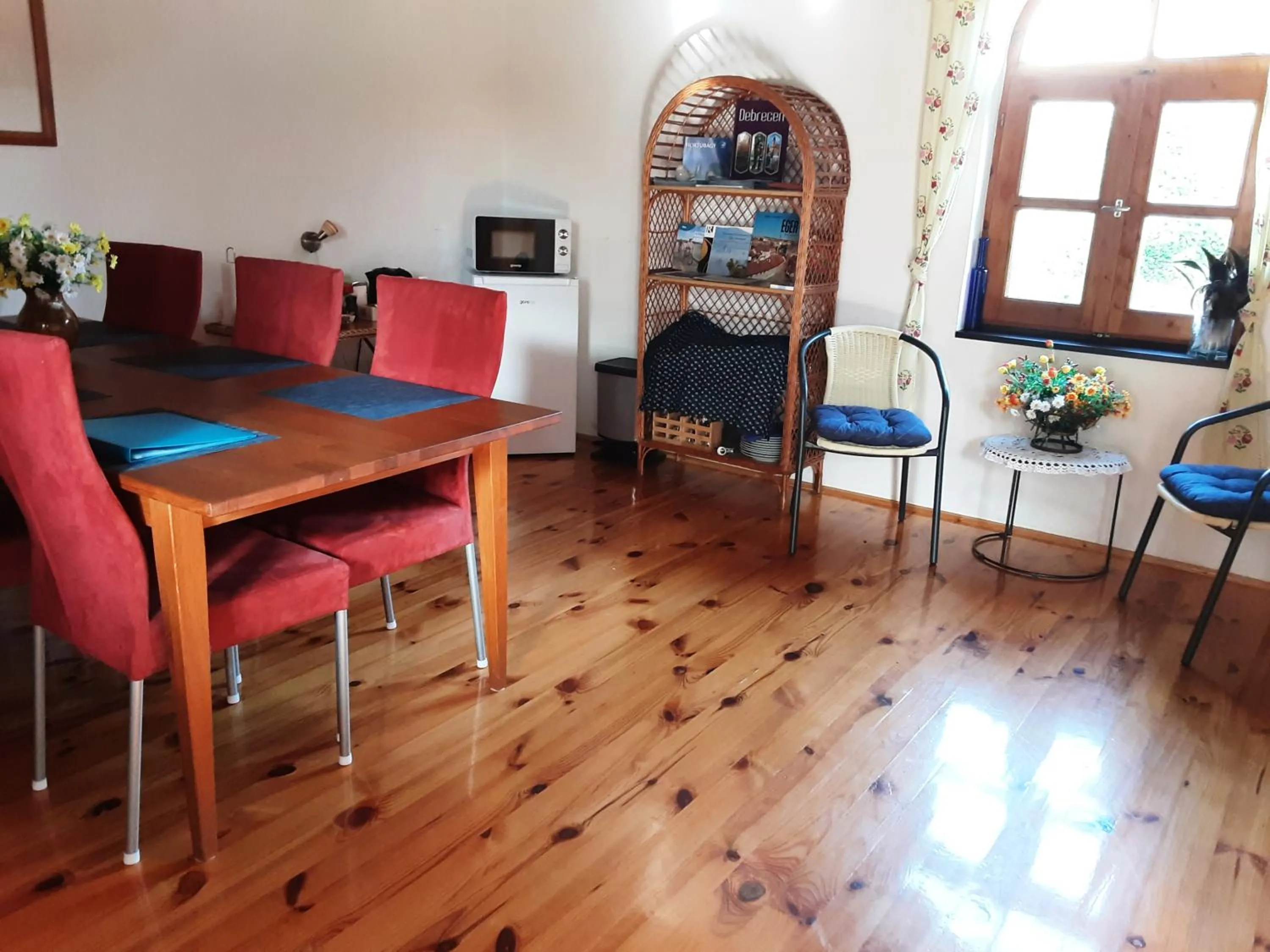 Dining area in Herberg Tisza