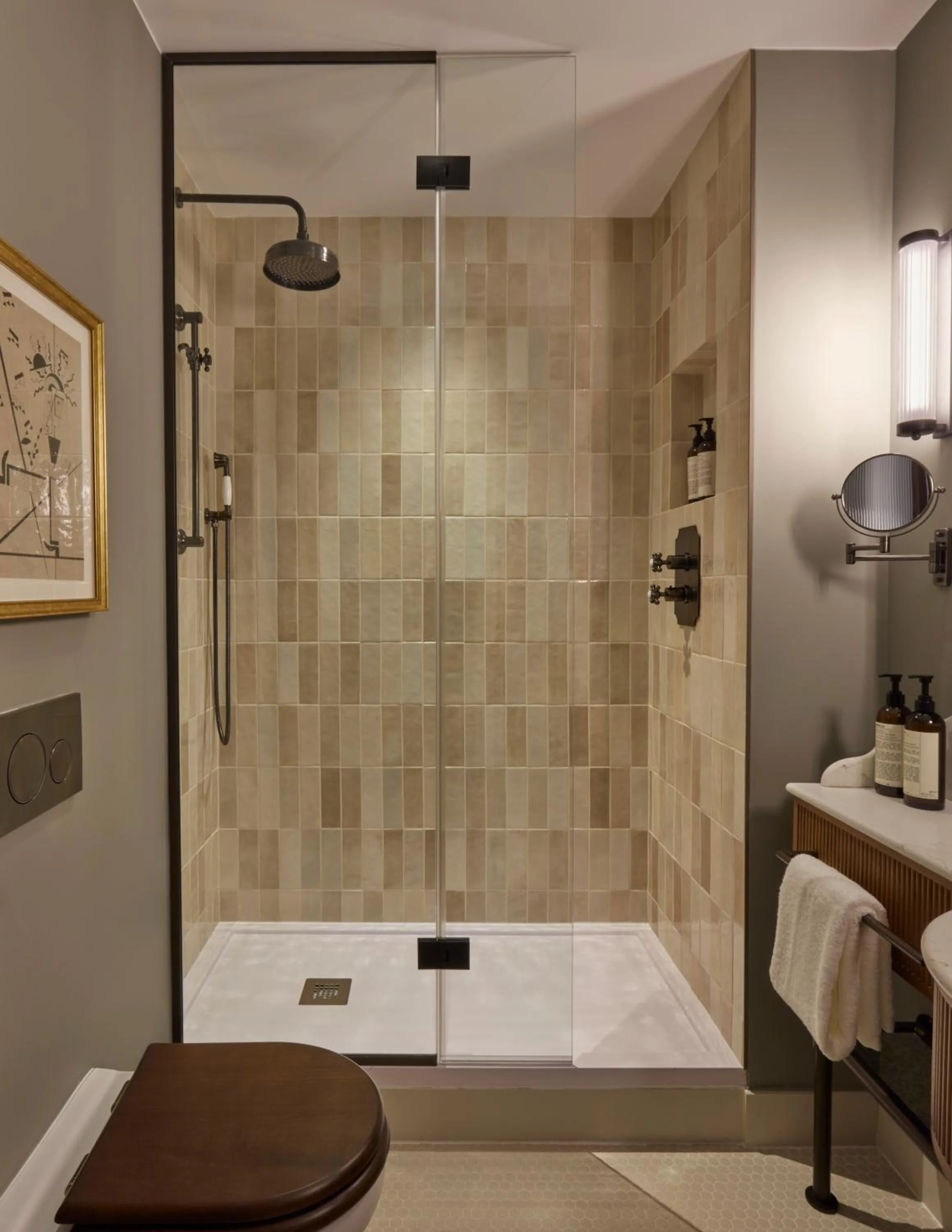 Shower in Miiro Le Grand Hôtel Cayré