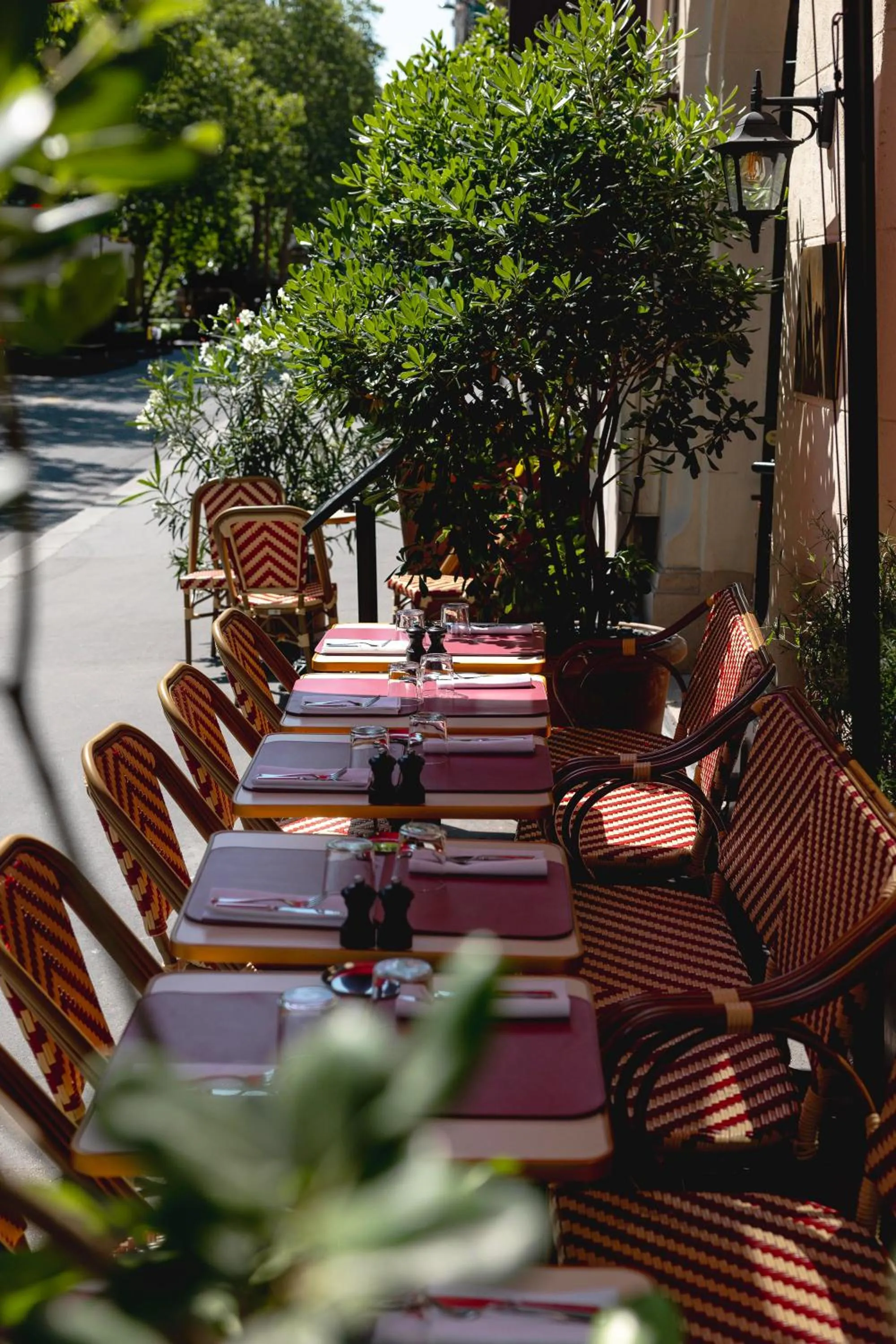 Restaurant/places to eat in Miiro Le Grand Hôtel Cayré