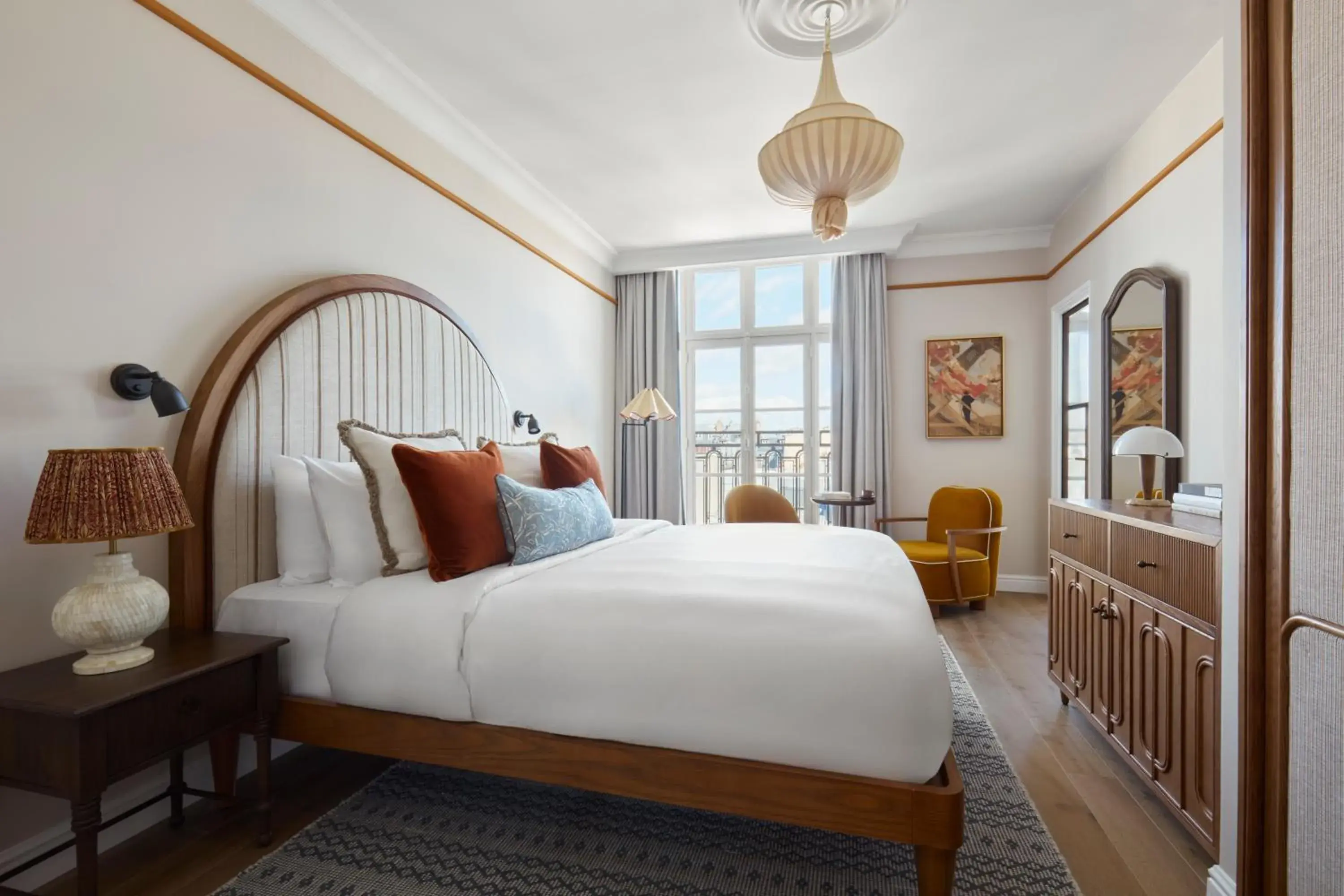 Classic Room - Eiffel Tower View in Miiro Le Grand Hôtel Cayré Classic Room - Eiffel Tower View in Miiro Le Grand Hôtel Cayré