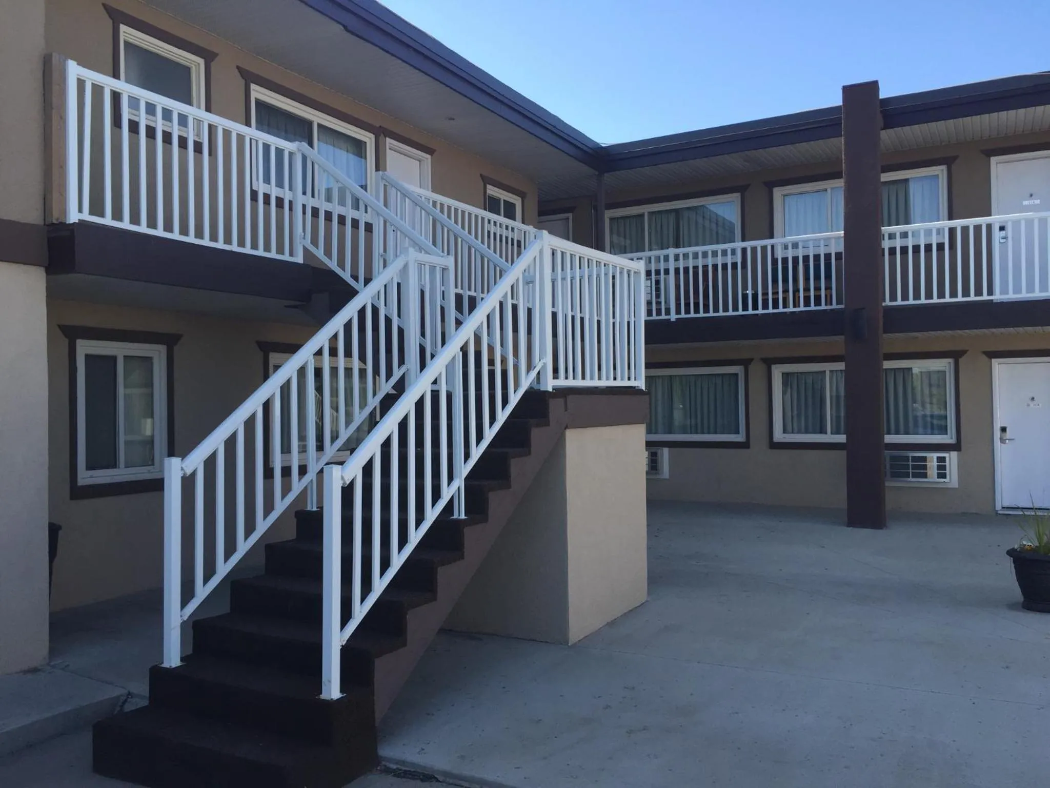 Property building in Sunrise Motel