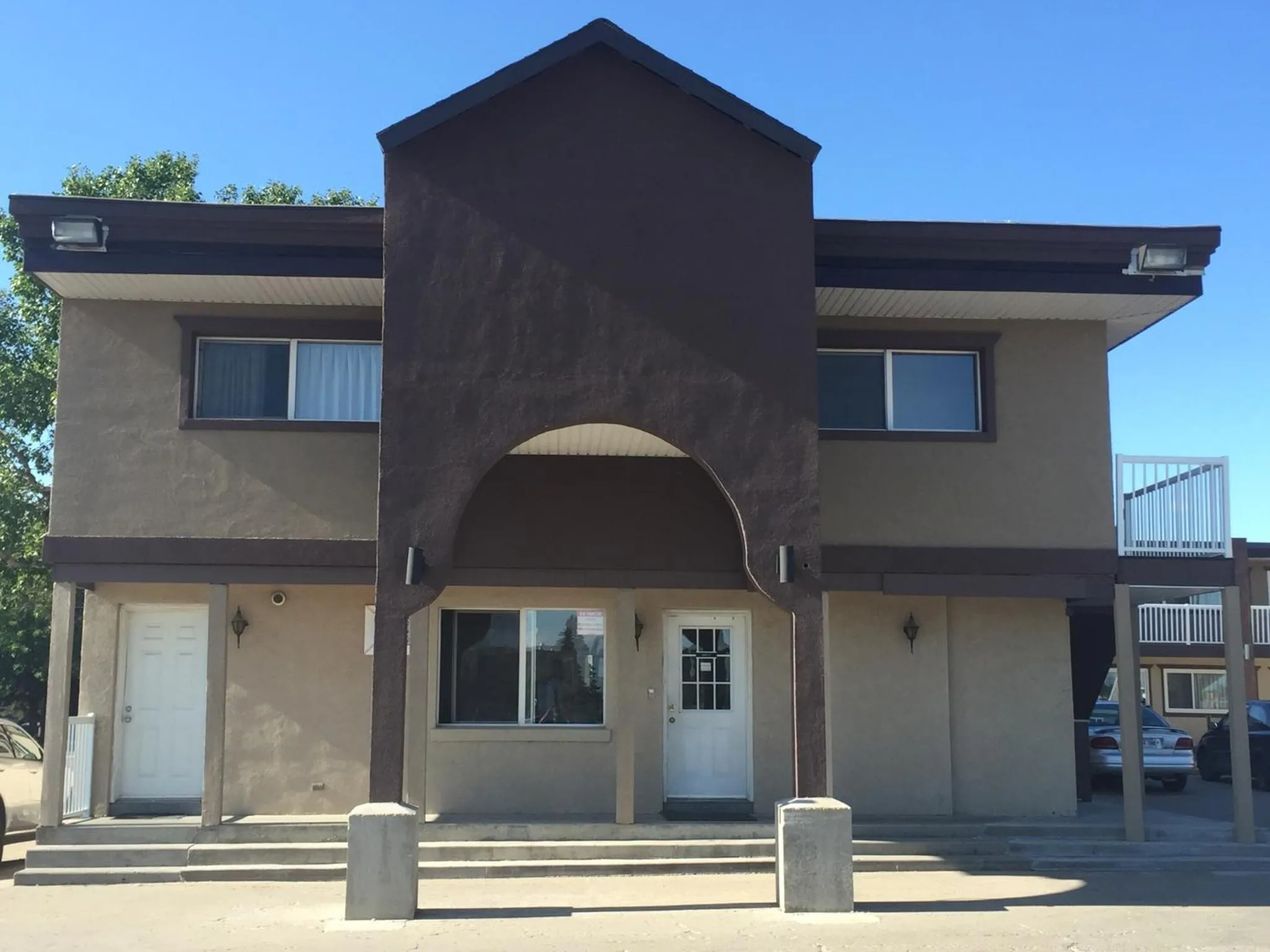 Property building in Sunrise Motel