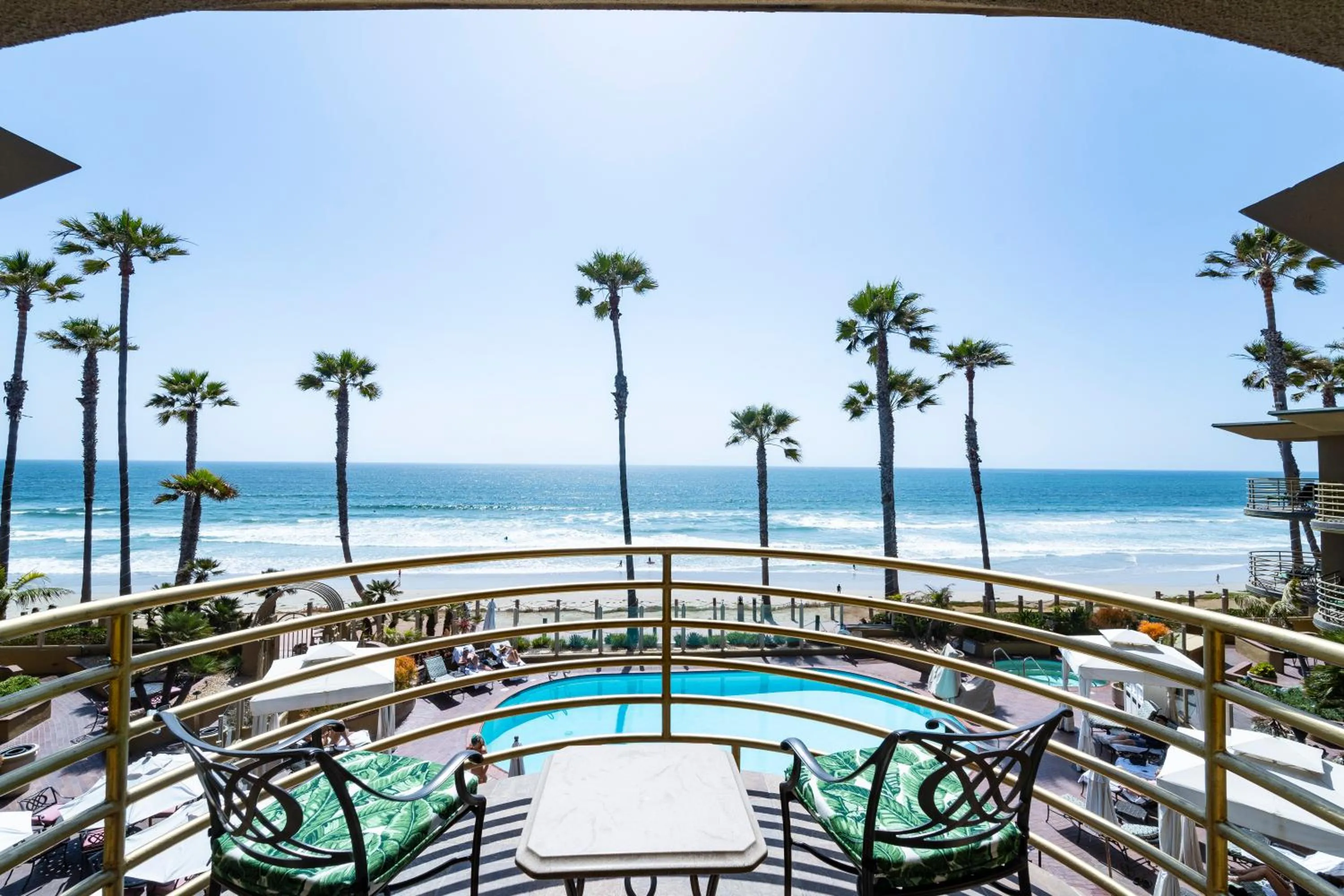 Pacific Terrace Hotel